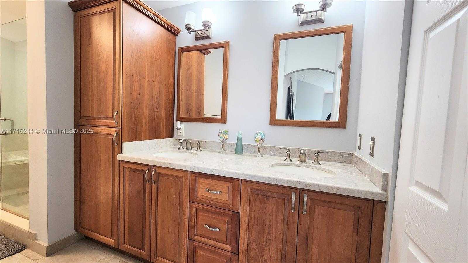 Small Image of 1065 WEEPING WILLOW WAY, Hollywood Number 19