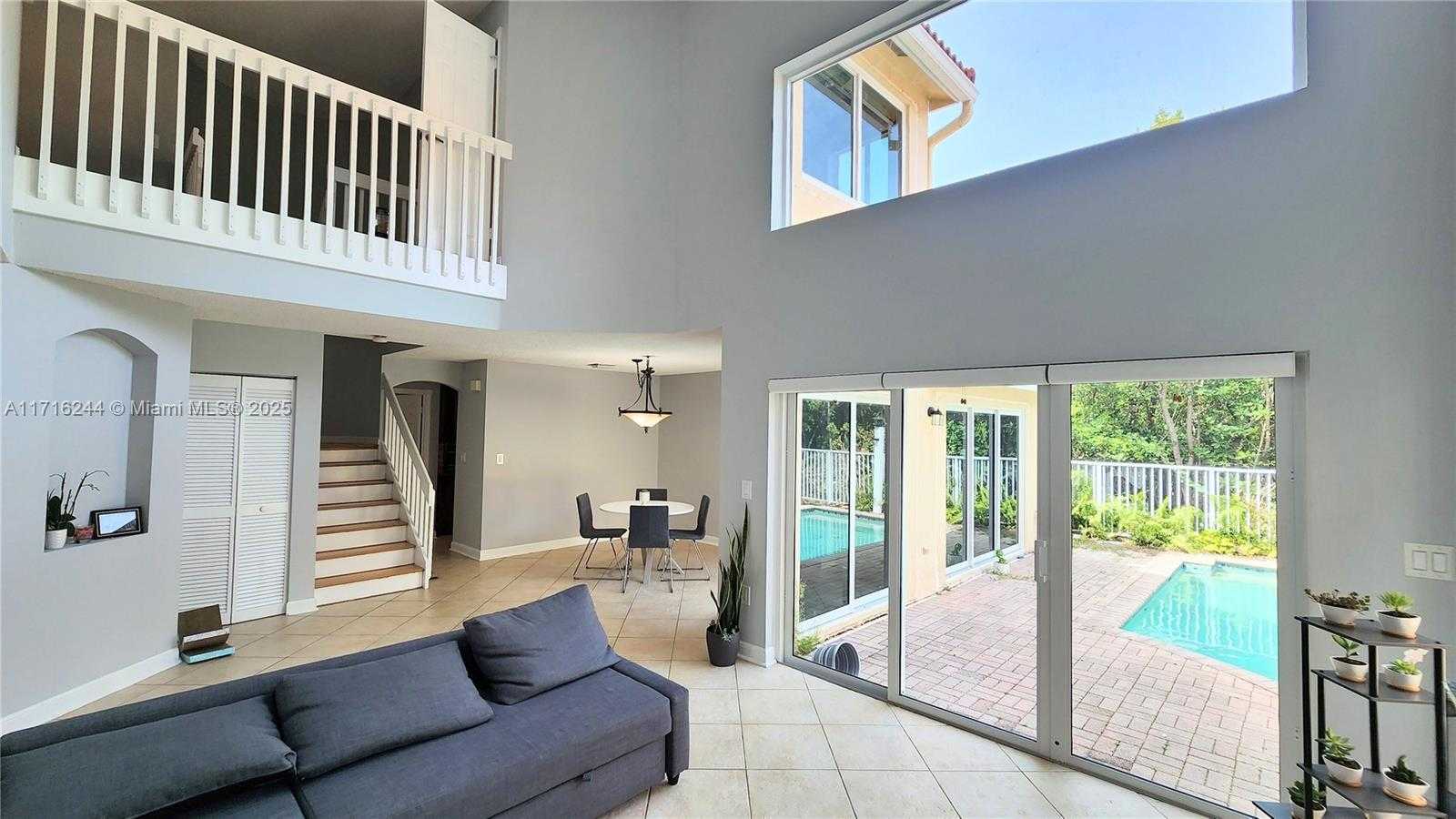 Small Image of 1065 WEEPING WILLOW WAY, Hollywood Number 3