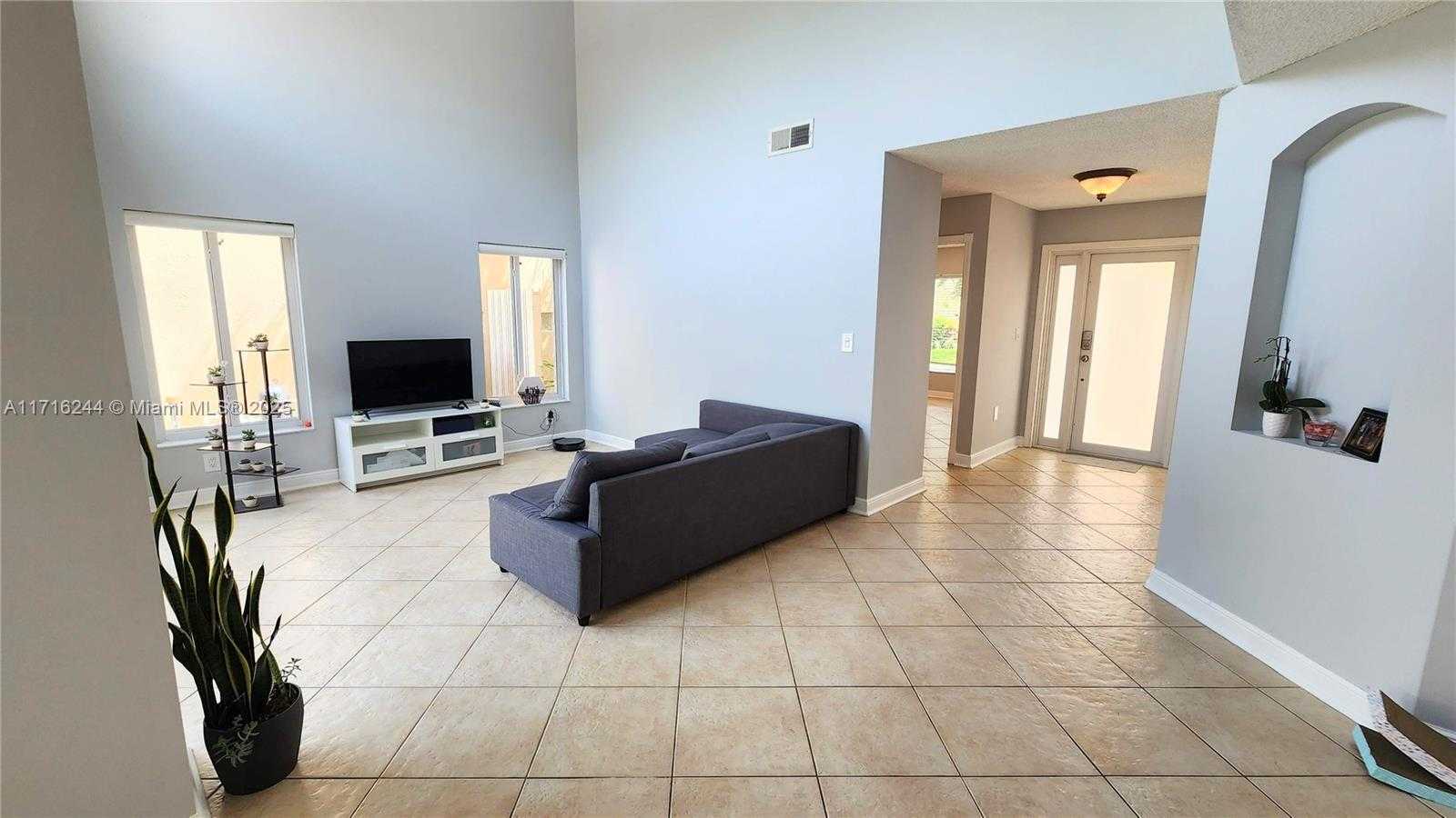 Small Image of 1065 WEEPING WILLOW WAY, Hollywood Number 5
