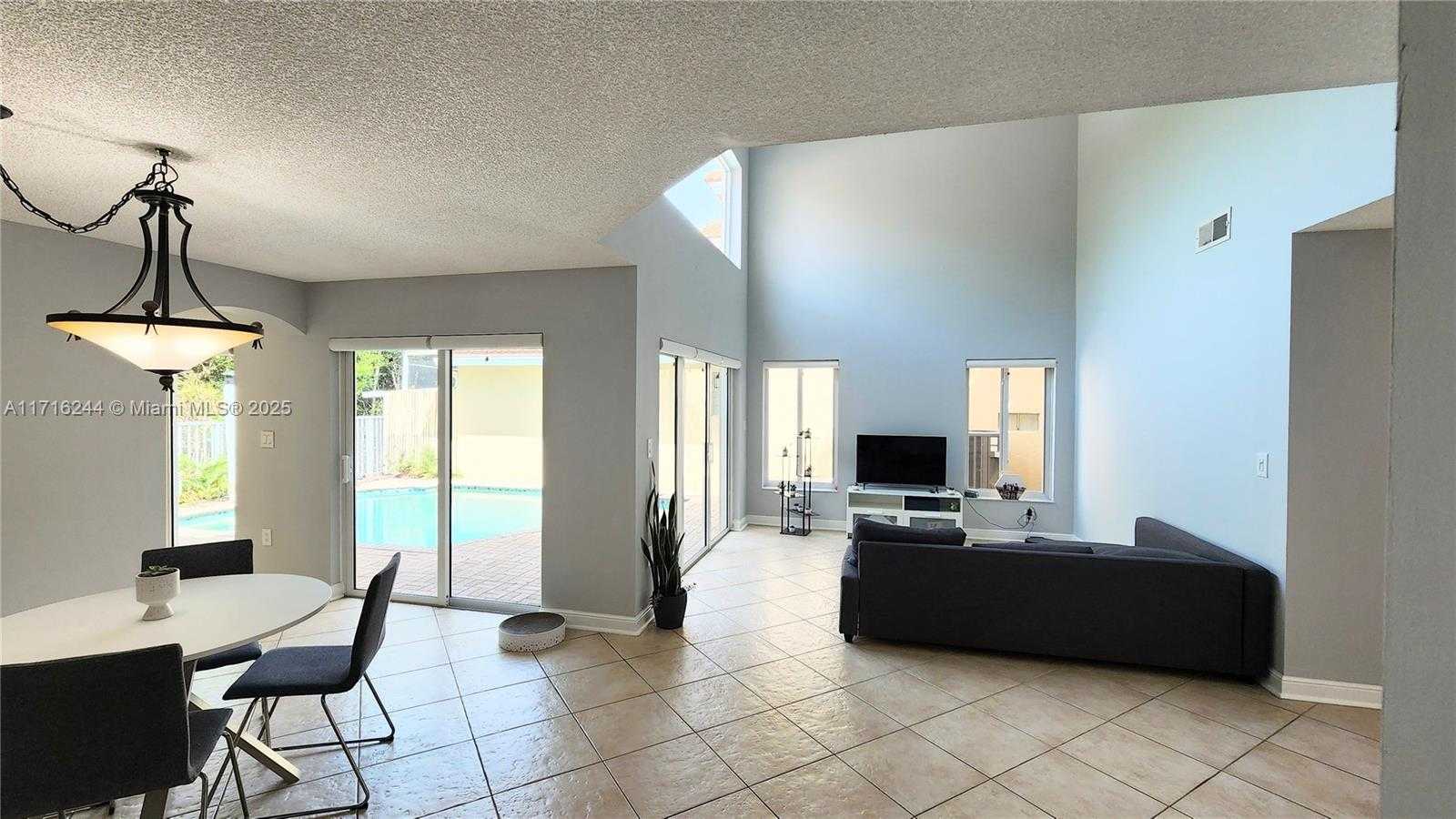 Small Image of 1065 WEEPING WILLOW WAY, Hollywood Number 6