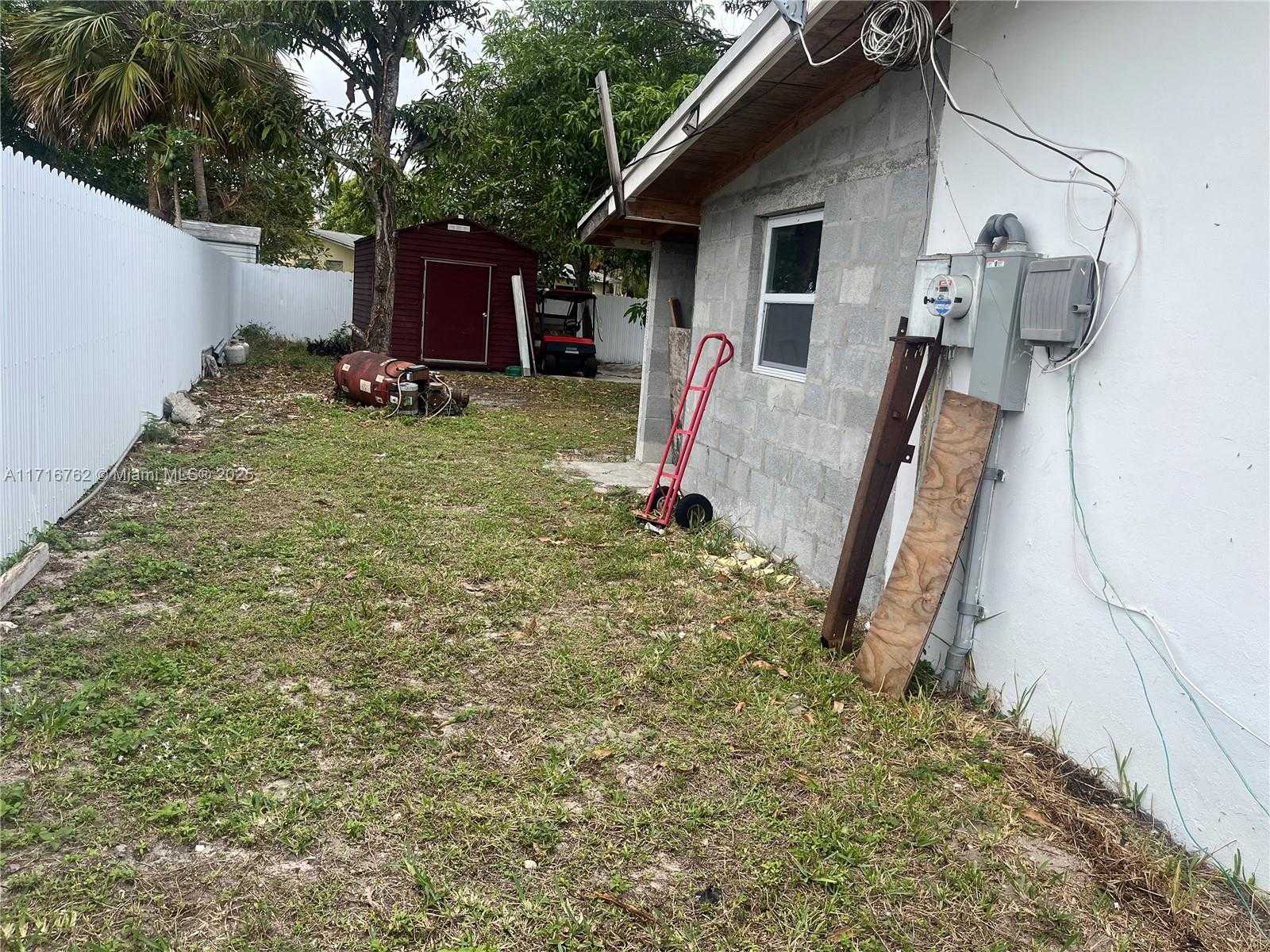Small Image of 2900 Davie Blvd, Fort Lauderdale, FL 33312, USA Number 18