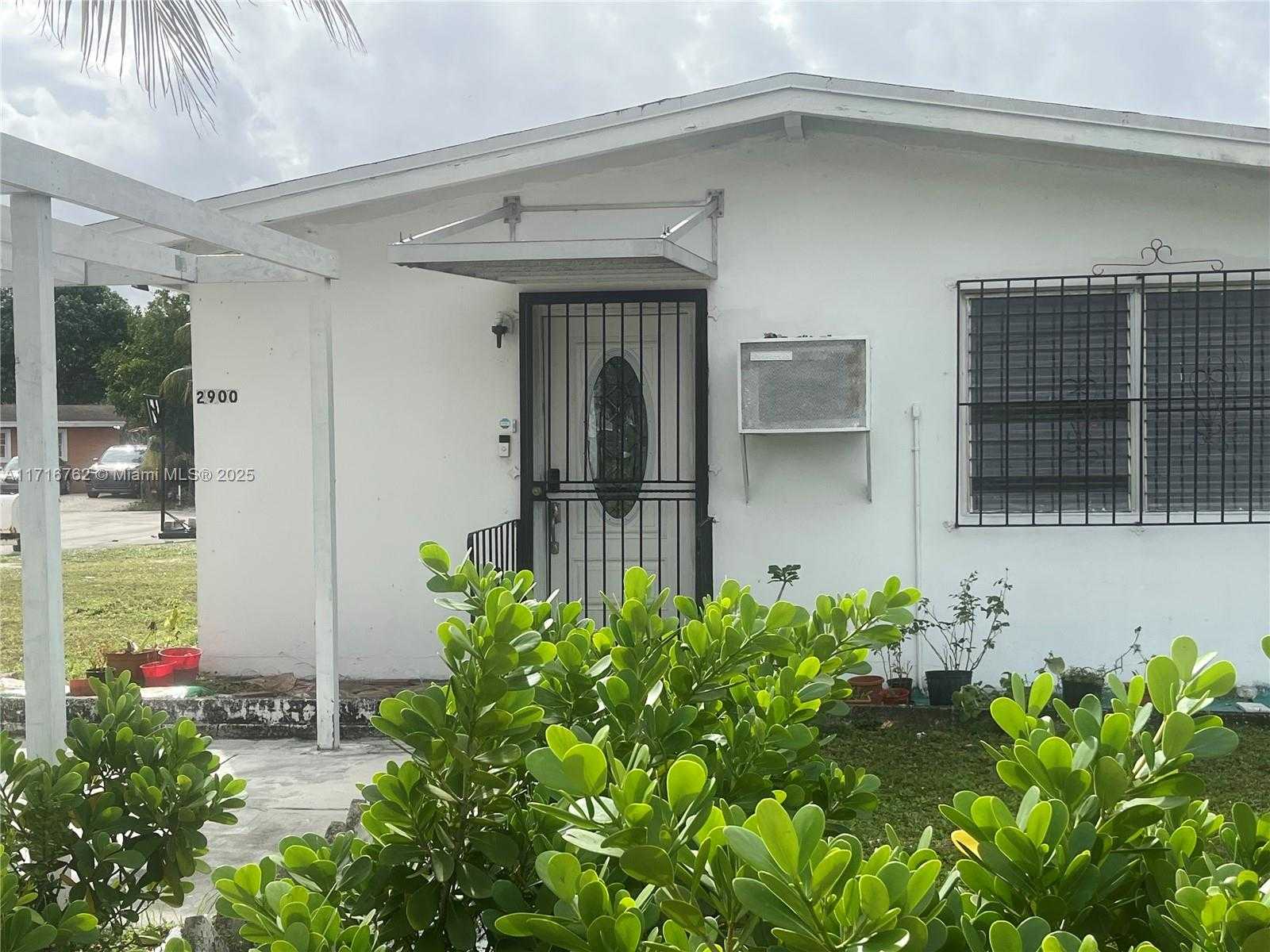 Small Image of 2900 Davie Blvd, Fort Lauderdale, FL 33312, USA Number 5
