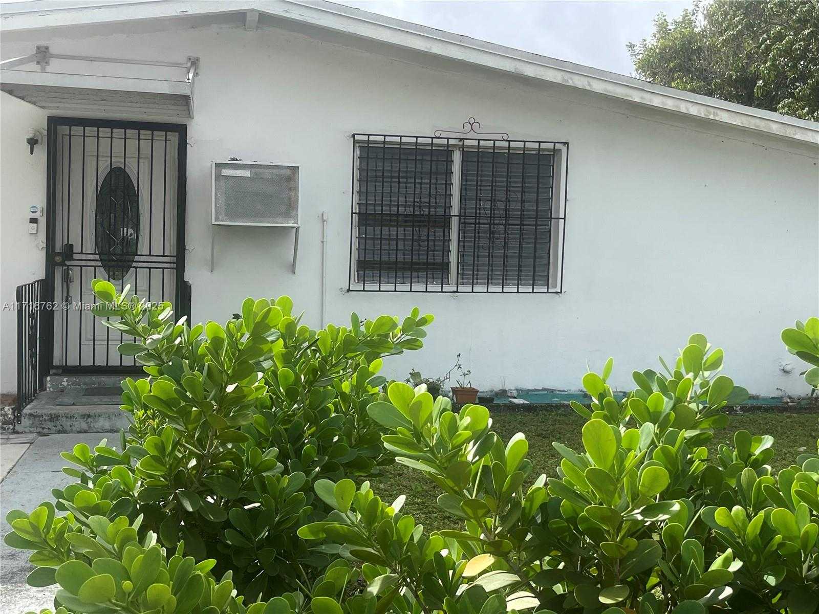 Small Image of 2900 Davie Blvd, Fort Lauderdale, FL 33312, USA Number 6