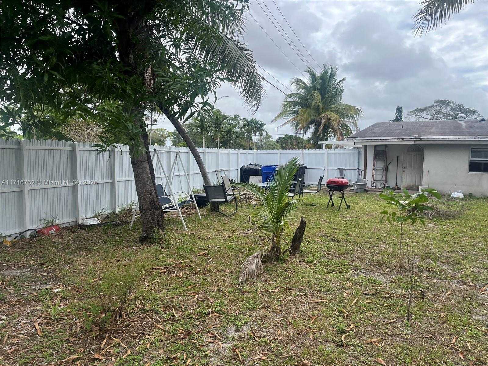 Small Image of 2900 Davie Blvd, Fort Lauderdale, FL 33312, USA Number 8