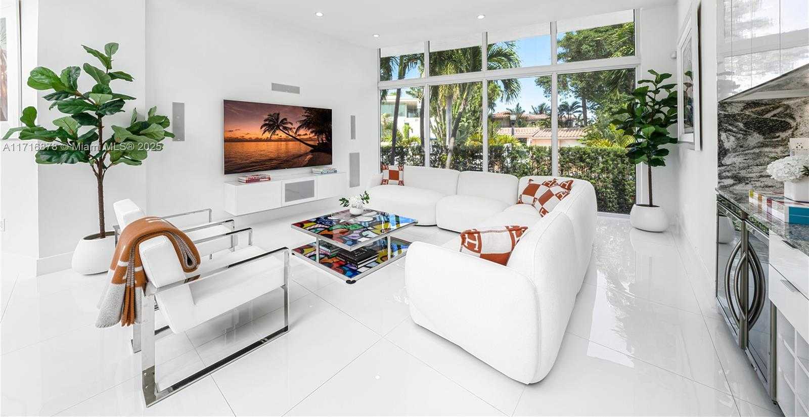 Small Image of 412 EAST RIVO ALTO DR, Miami Beach Number 11