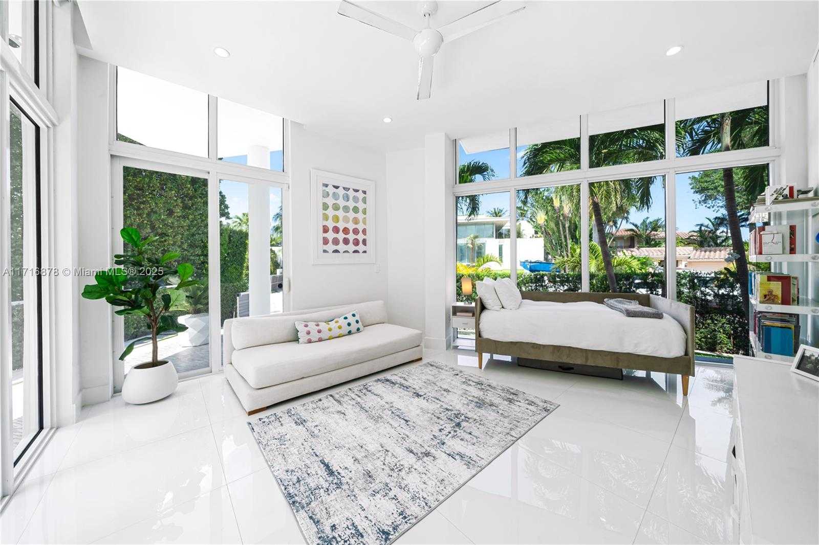 Small Image of 412 EAST RIVO ALTO DR, Miami Beach Number 12