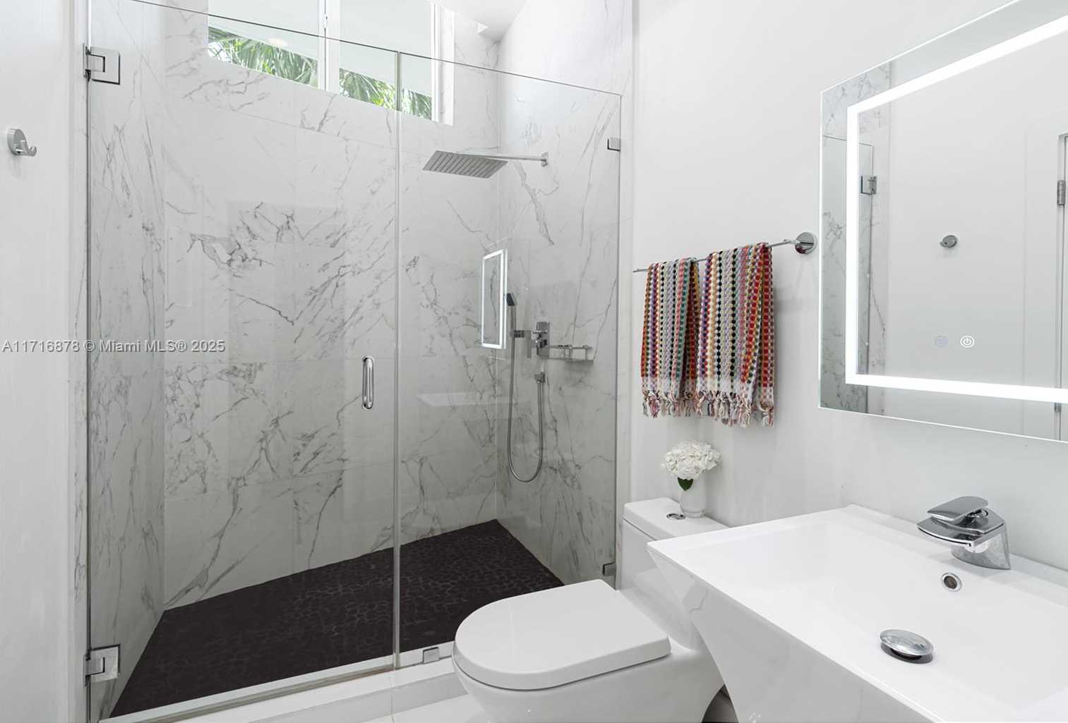 Small Image of 412 EAST RIVO ALTO DR, Miami Beach Number 14