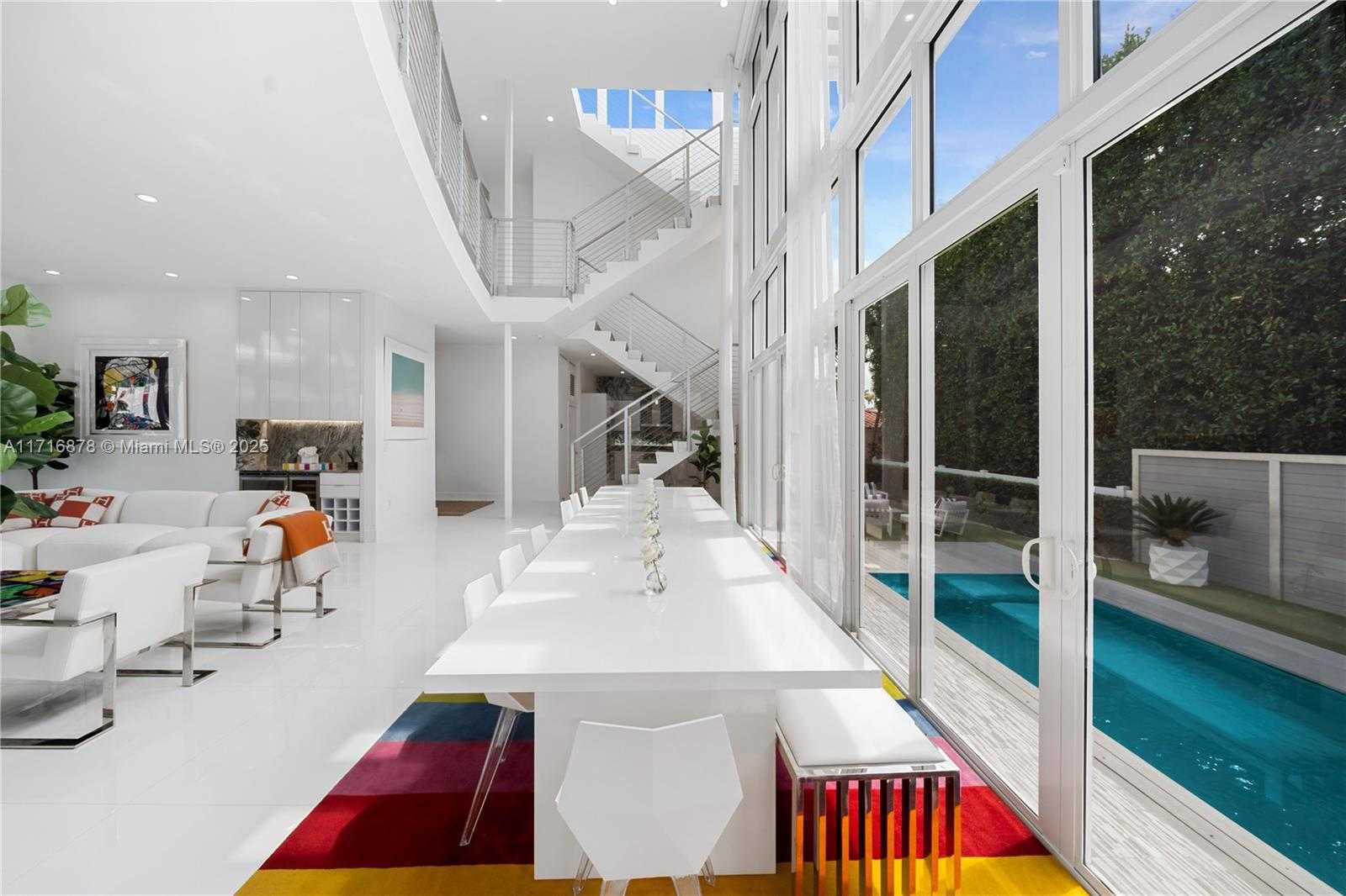 Small Image of 412 EAST RIVO ALTO DR, Miami Beach Number 16