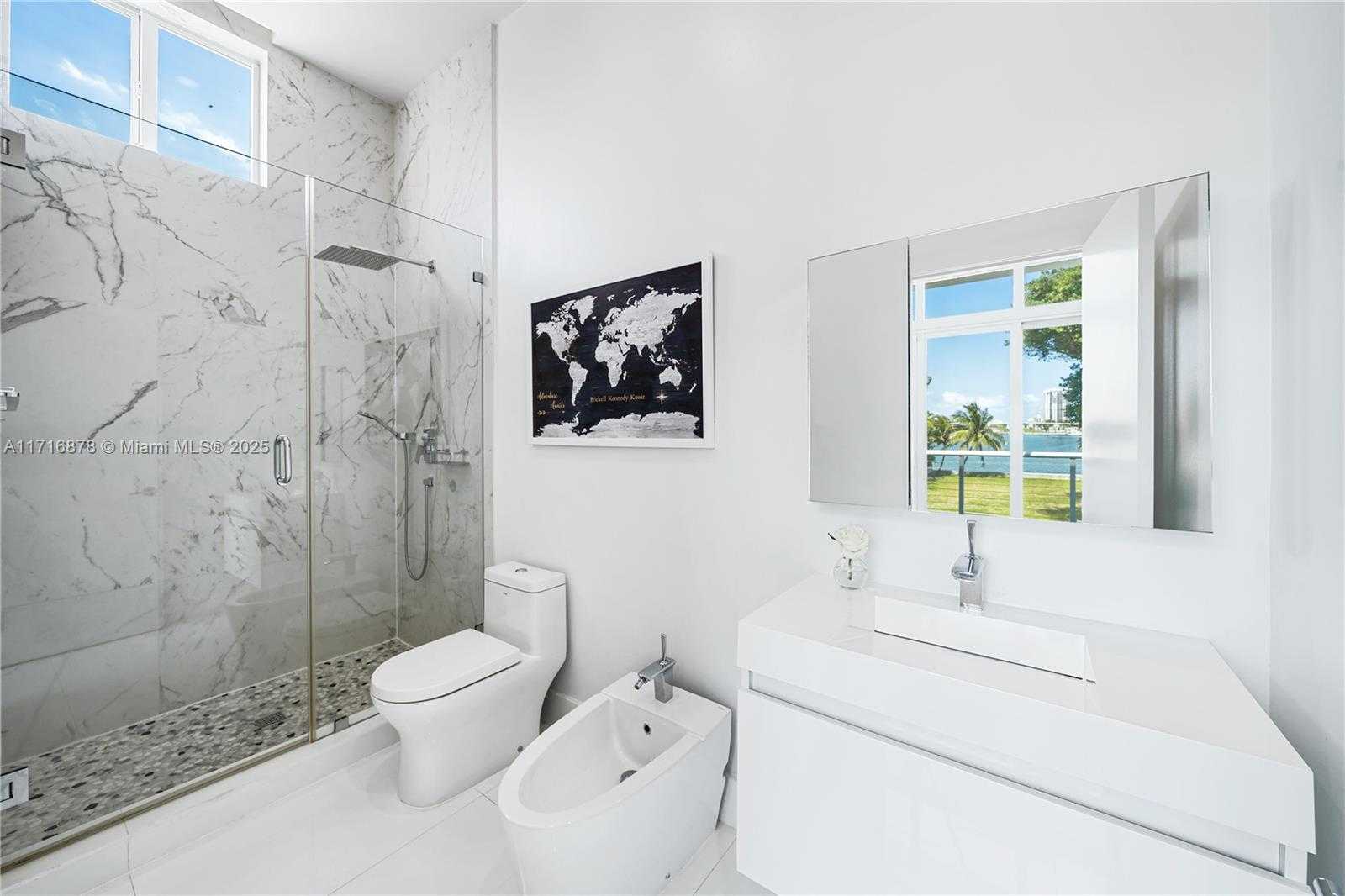 Small Image of 412 EAST RIVO ALTO DR, Miami Beach Number 19