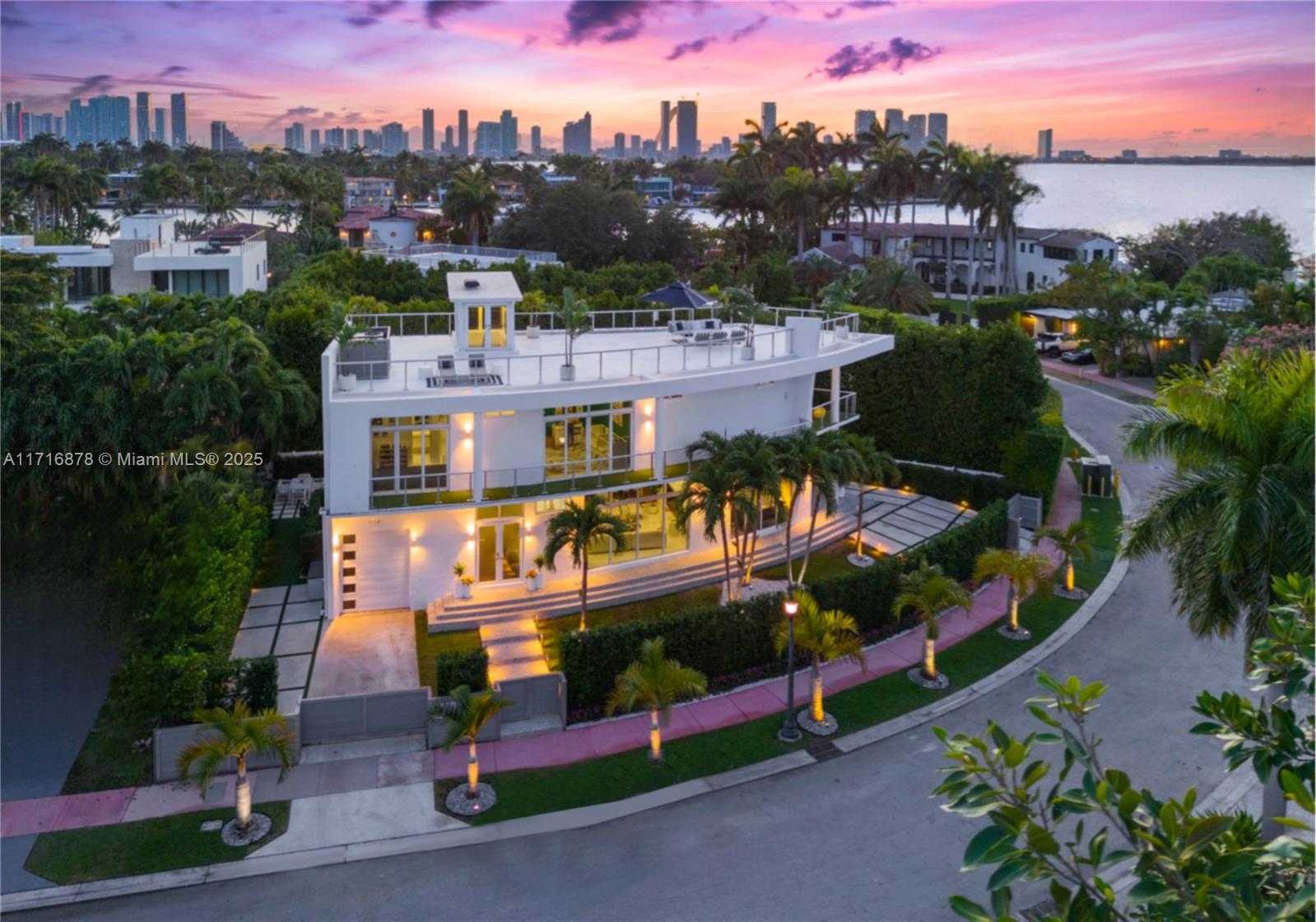 Small Image of 412 EAST RIVO ALTO DR, Miami Beach Number 2