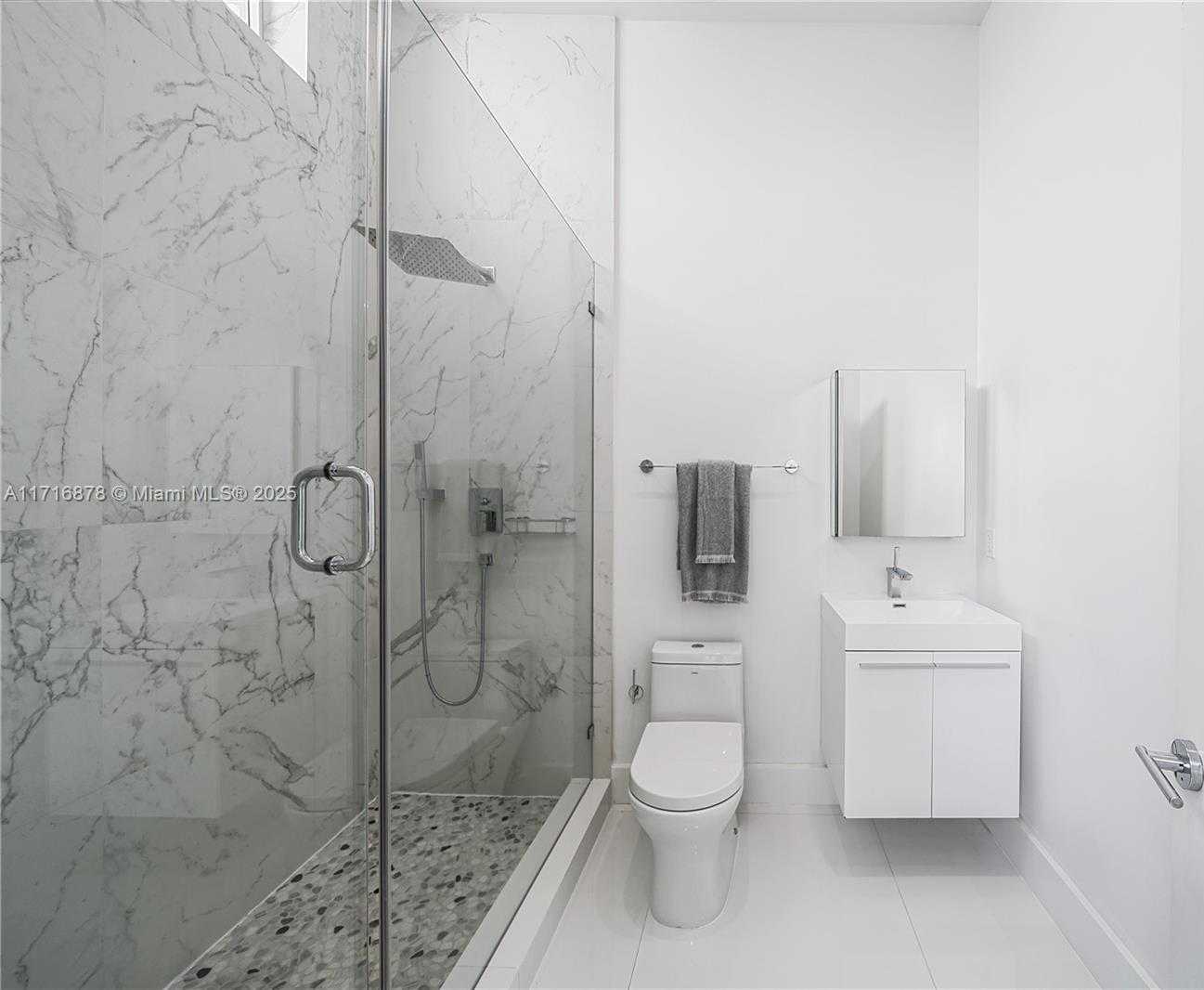 Small Image of 412 EAST RIVO ALTO DR, Miami Beach Number 22