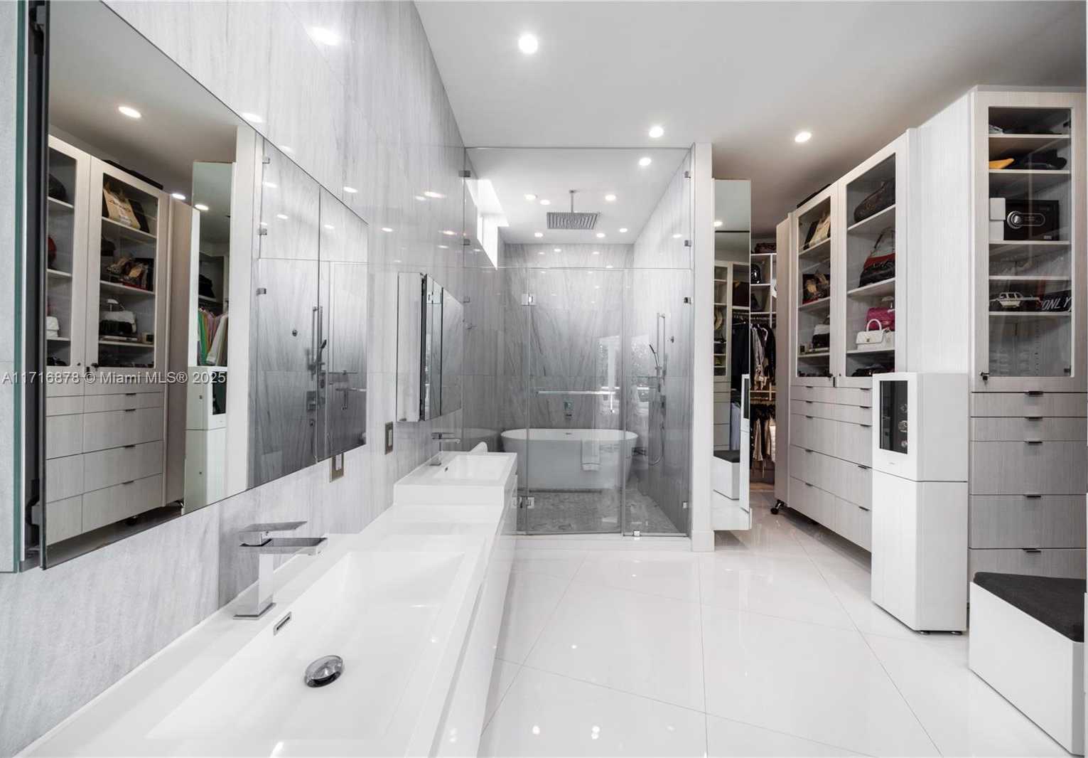 Small Image of 412 EAST RIVO ALTO DR, Miami Beach Number 26