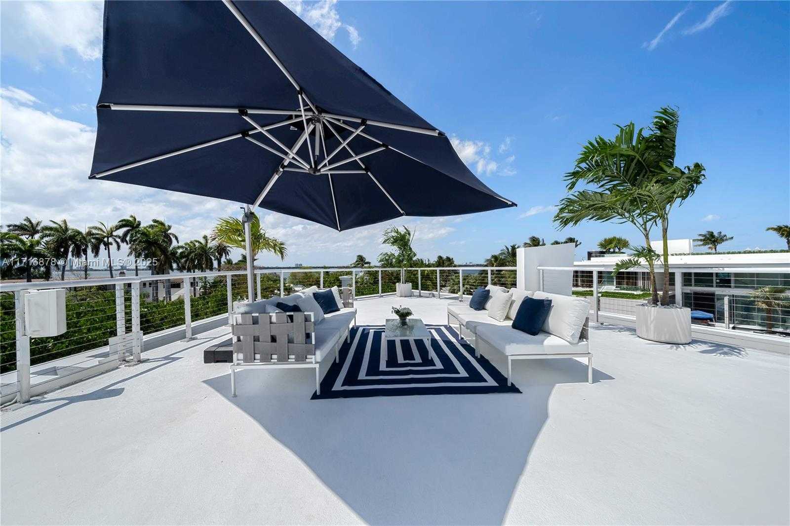 Small Image of 412 EAST RIVO ALTO DR, Miami Beach Number 28