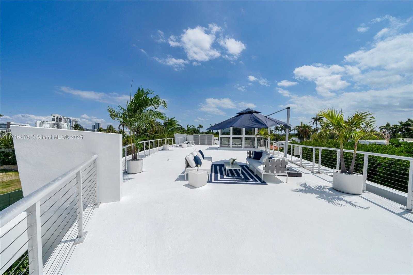 Small Image of 412 EAST RIVO ALTO DR, Miami Beach Number 30