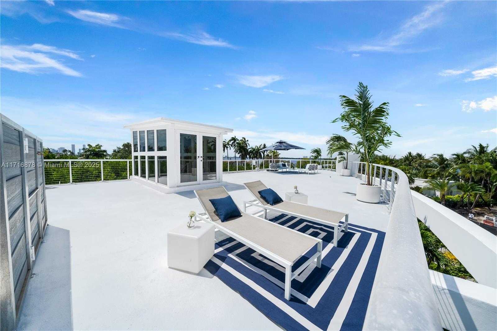 Small Image of 412 EAST RIVO ALTO DR, Miami Beach Number 31