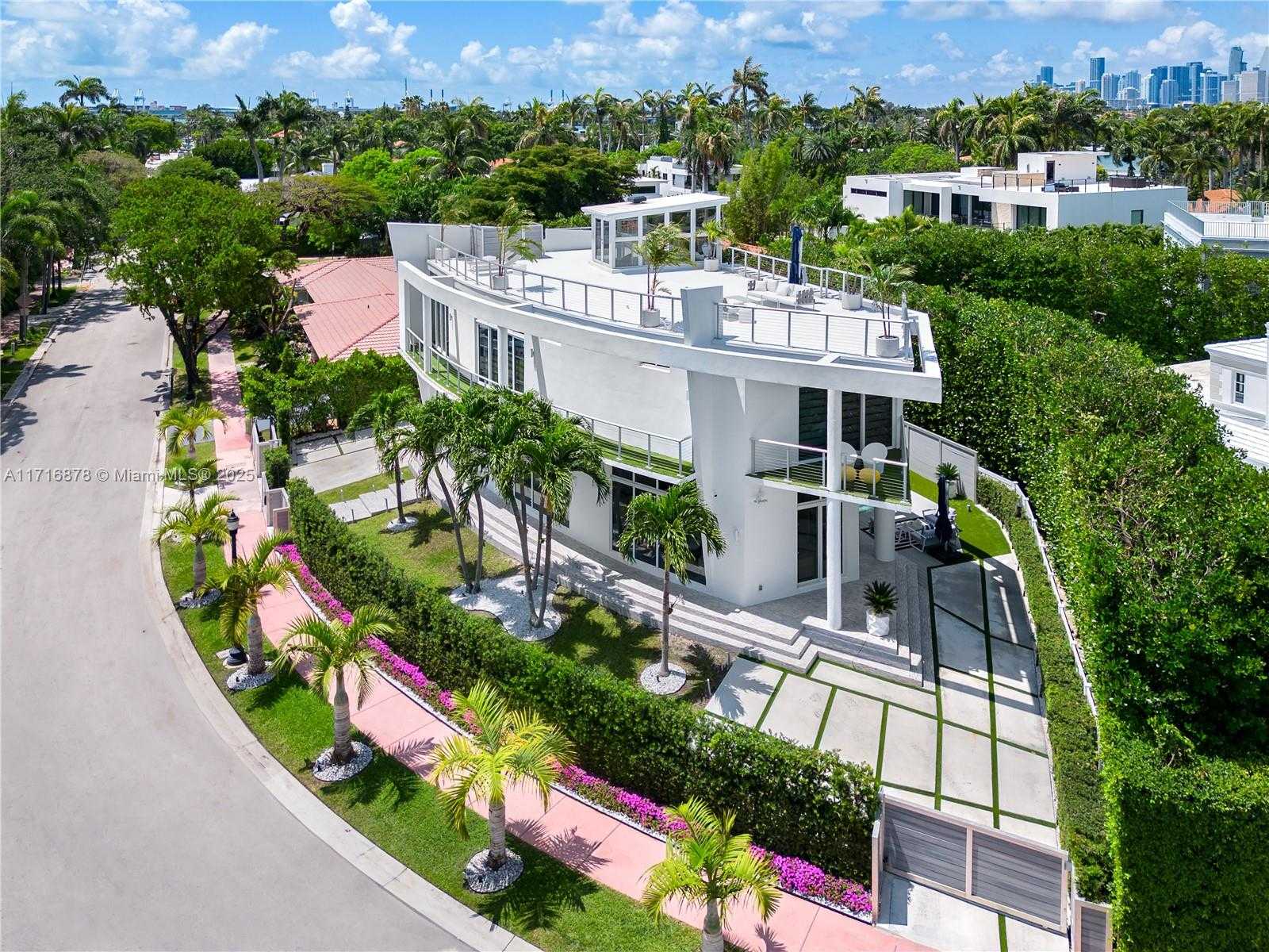 Small Image of 412 EAST RIVO ALTO DR, Miami Beach Number 33