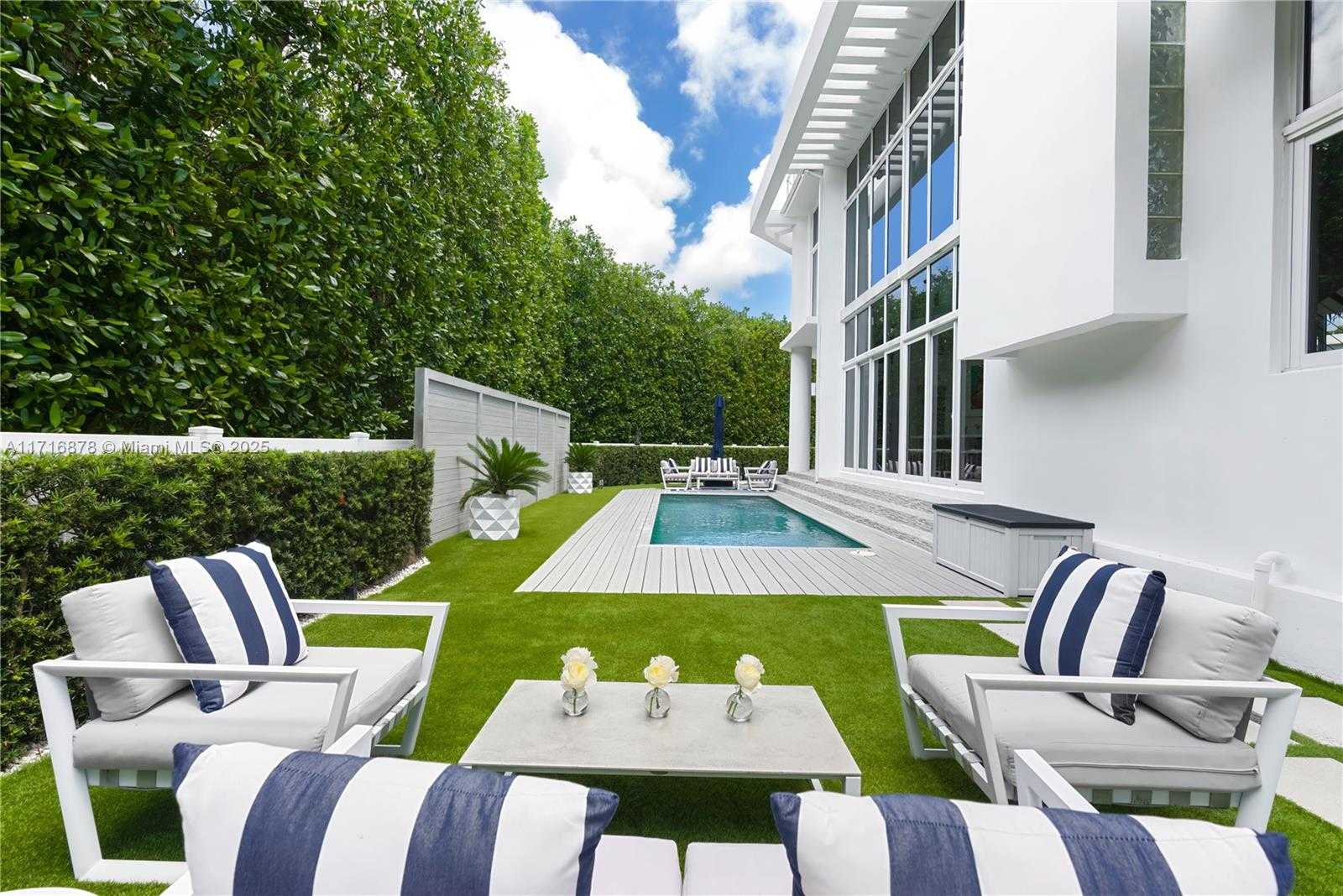 Small Image of 412 EAST RIVO ALTO DR, Miami Beach Number 34