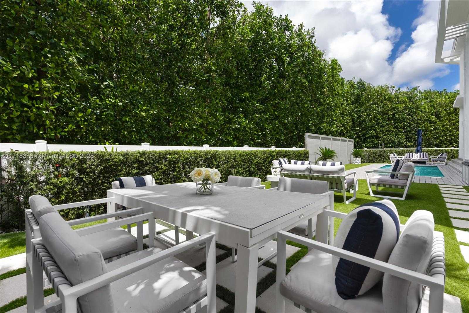 Small Image of 412 EAST RIVO ALTO DR, Miami Beach Number 35