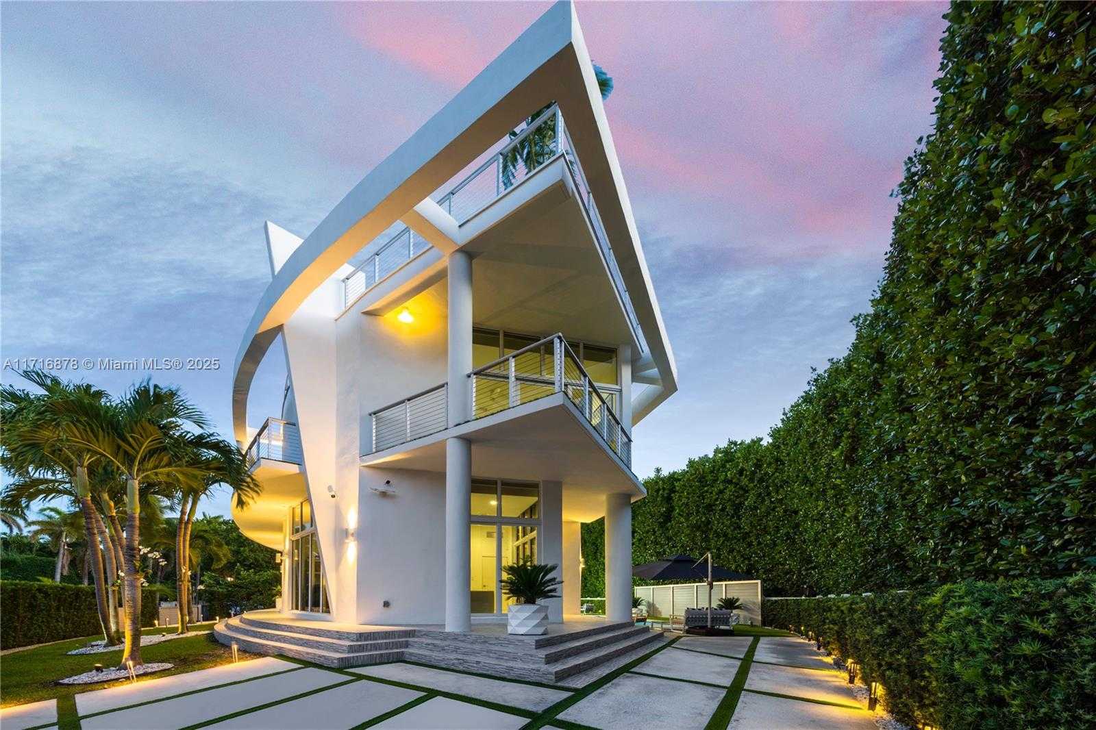 Small Image of 412 EAST RIVO ALTO DR, Miami Beach Number 39