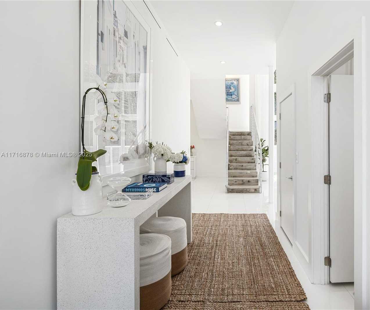Small Image of 412 EAST RIVO ALTO DR, Miami Beach Number 4