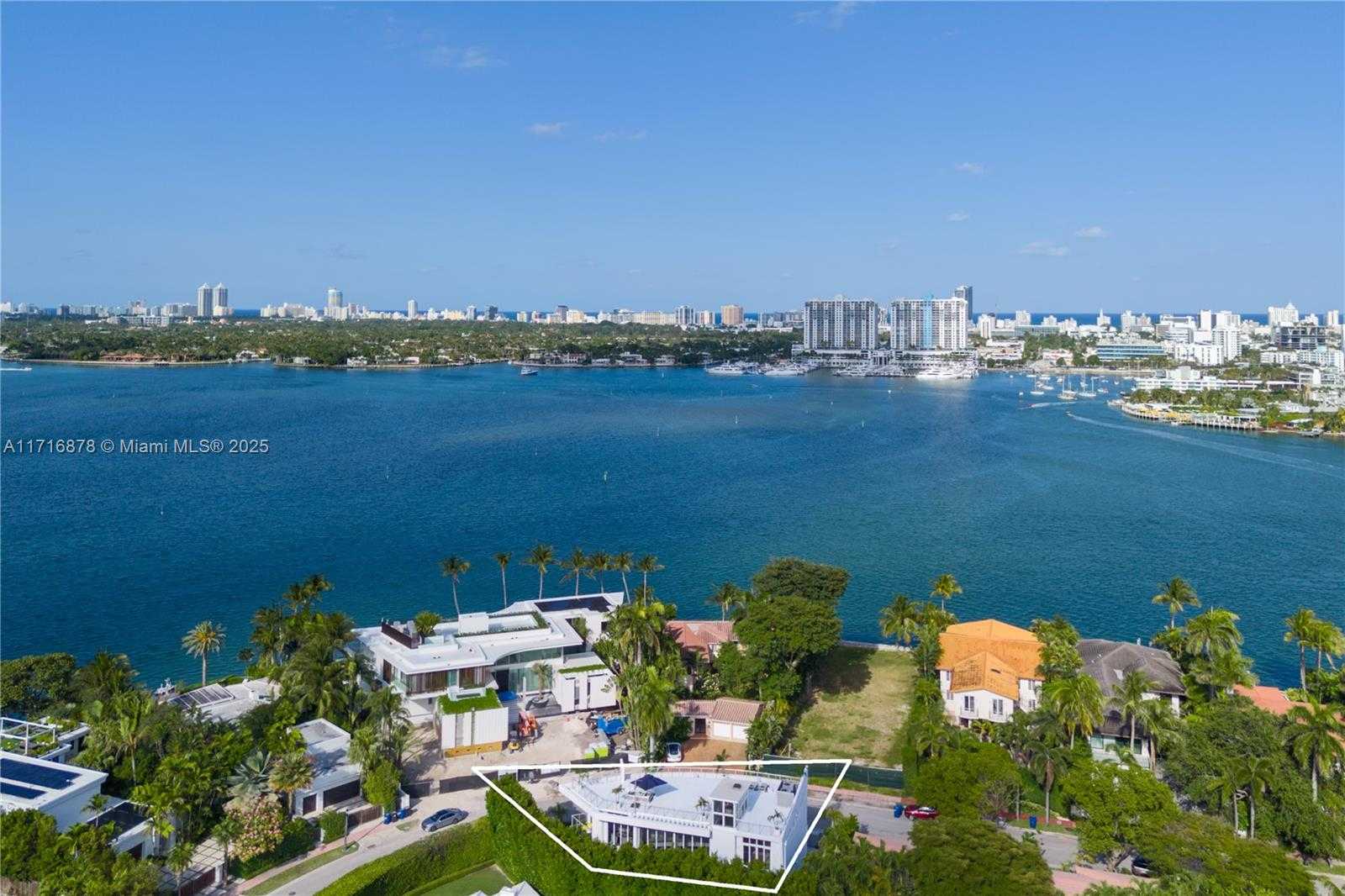 Small Image of 412 EAST RIVO ALTO DR, Miami Beach Number 42