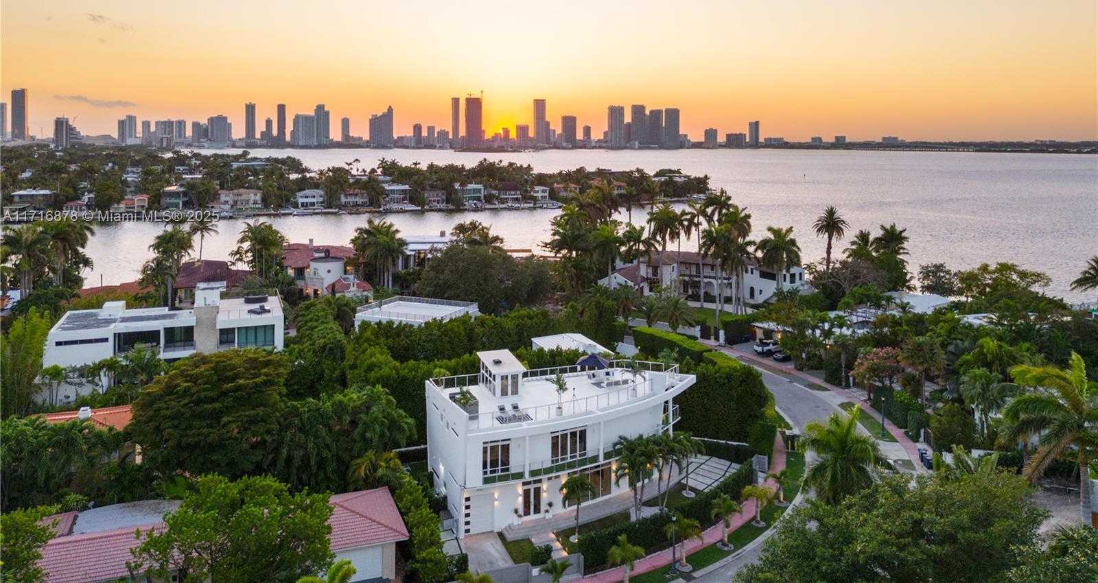 Small Image of 412 EAST RIVO ALTO DR, Miami Beach Number 43
