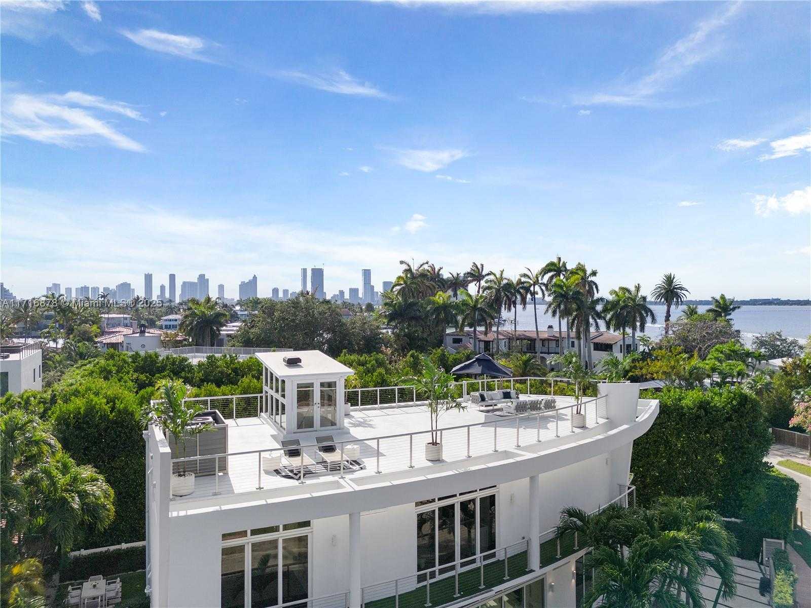 Small Image of 412 EAST RIVO ALTO DR, Miami Beach Number 44