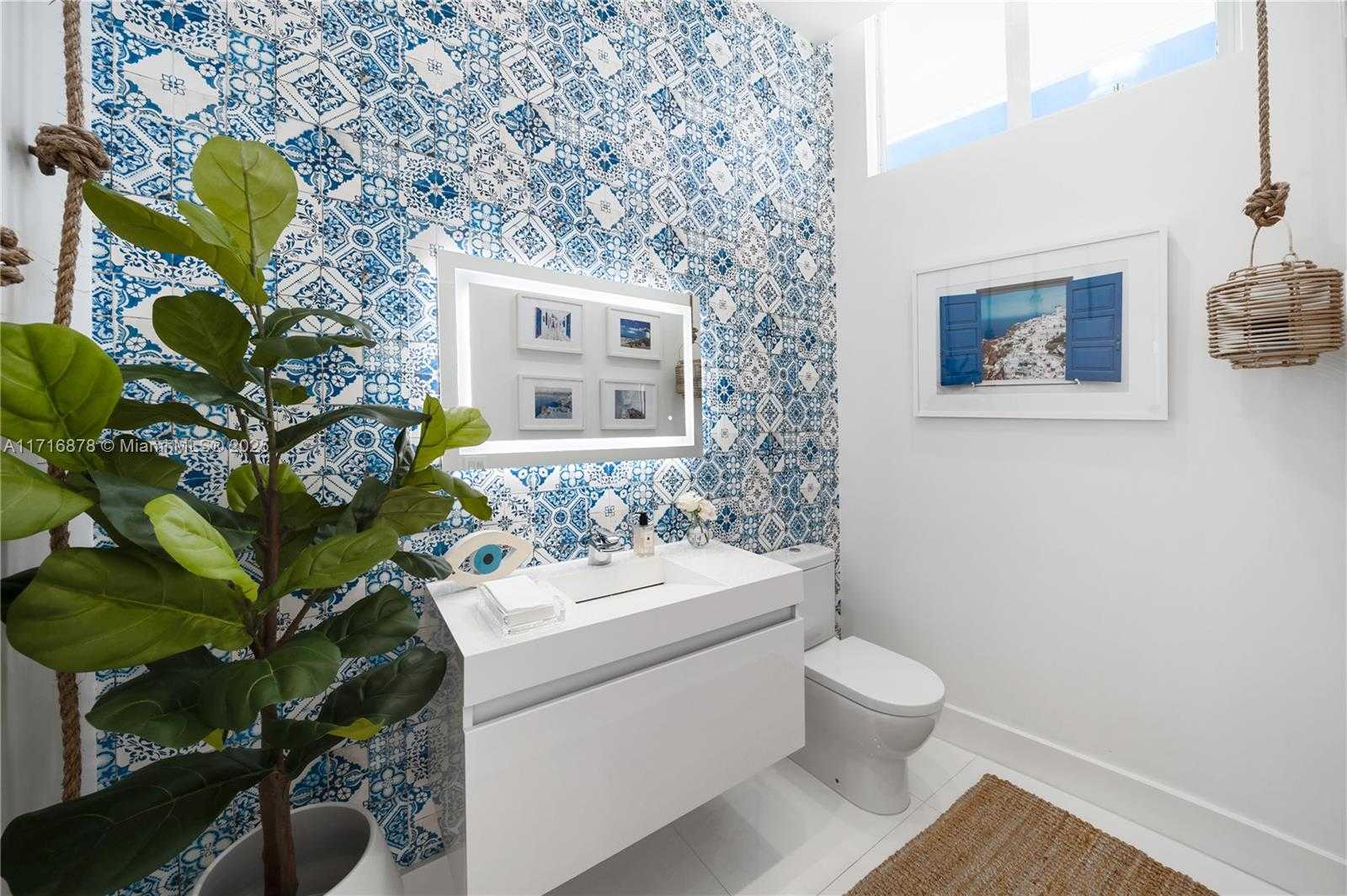 Small Image of 412 EAST RIVO ALTO DR, Miami Beach Number 5