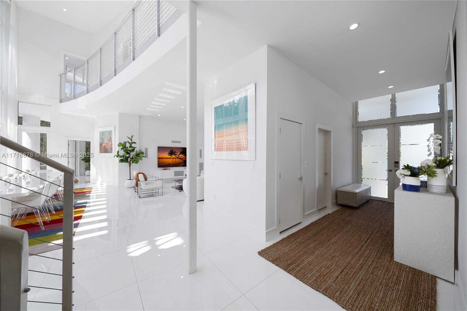 Small Image of 412 EAST RIVO ALTO DR, Miami Beach Number 9
