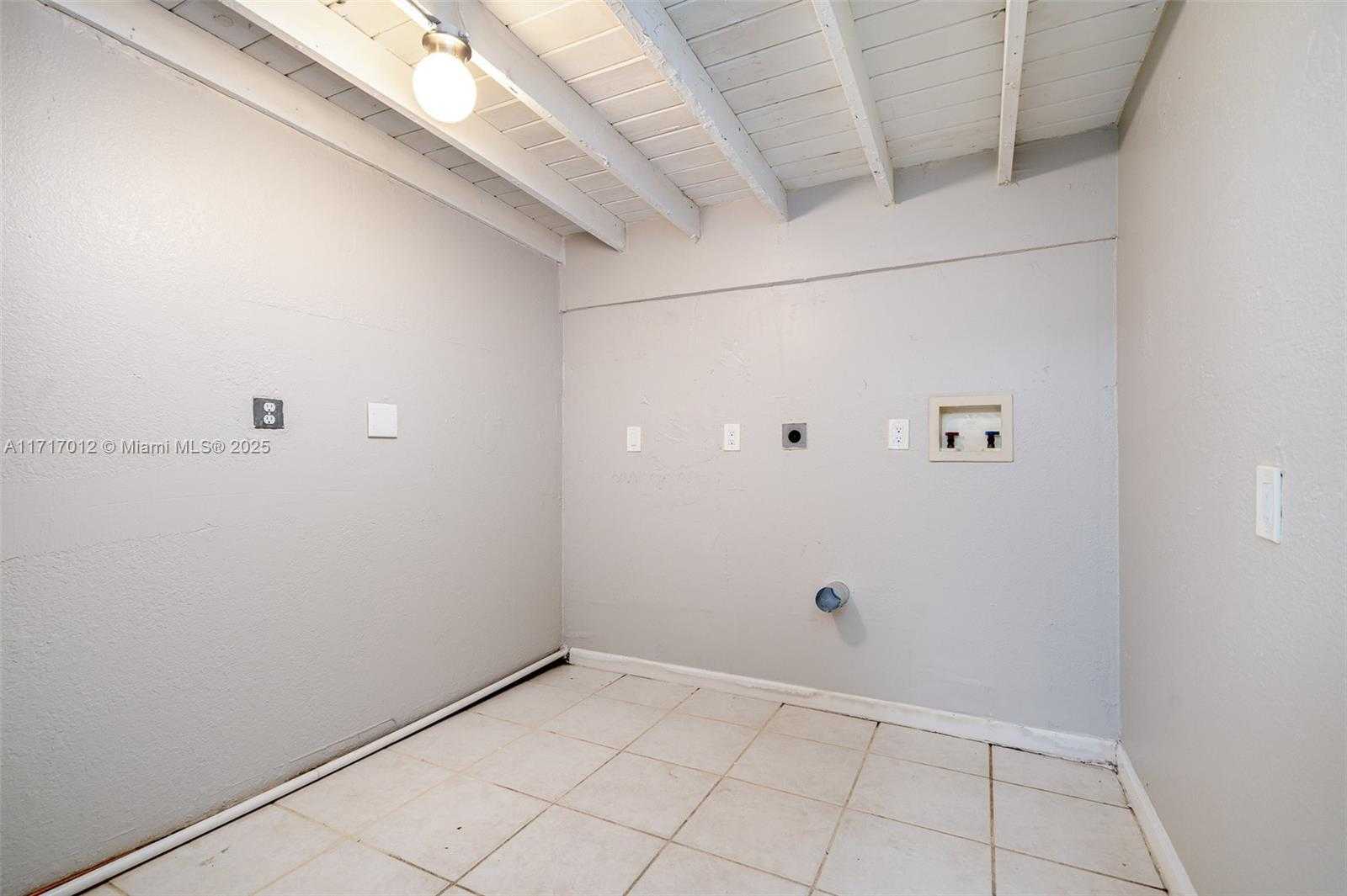 Small Image of 1120 NORTH WEST 43RD ST, Oakland Park Number 15