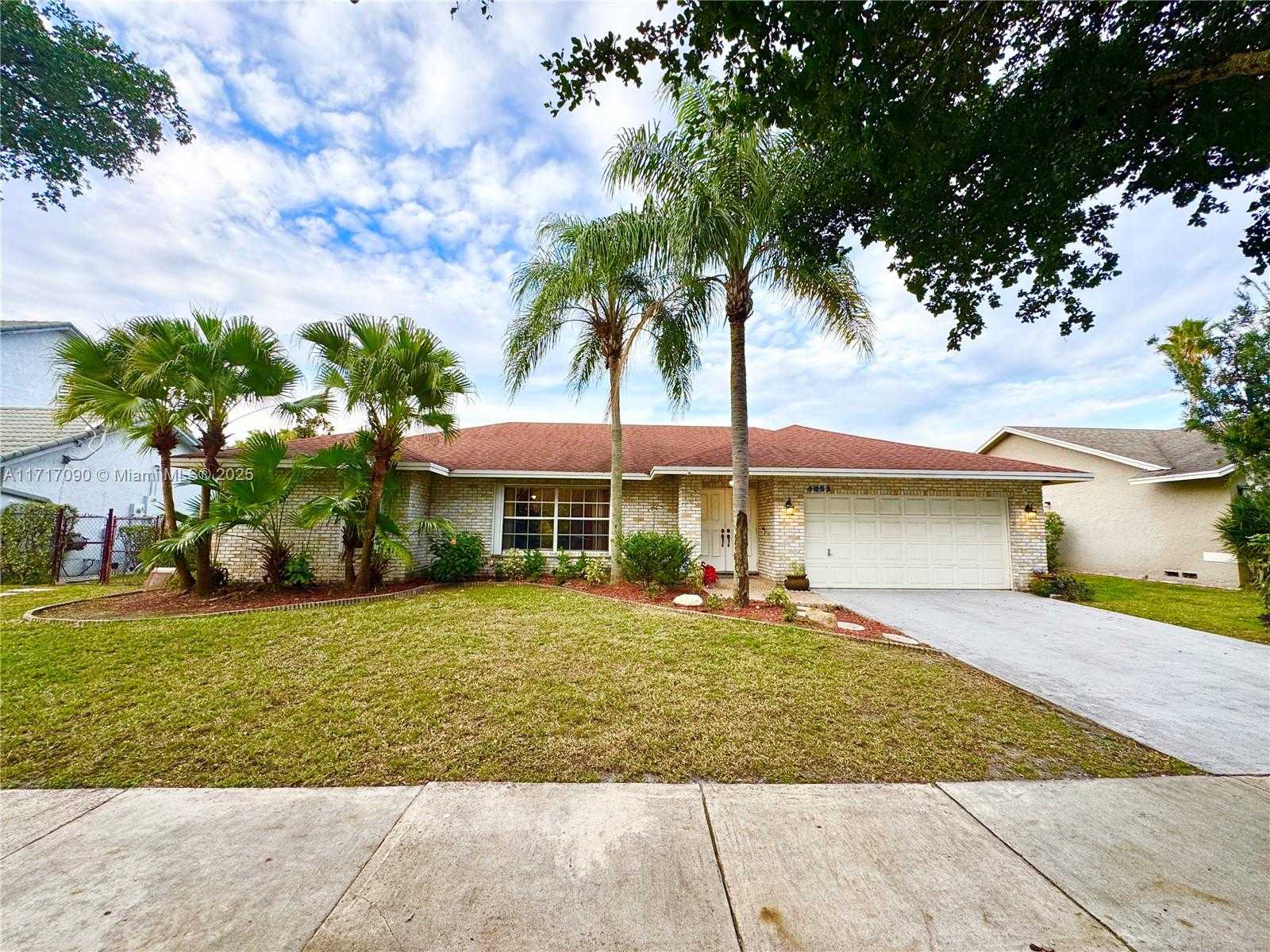 Small Image of 4853 NORTH WEST 50TH CT, Coconut Creek Number 2