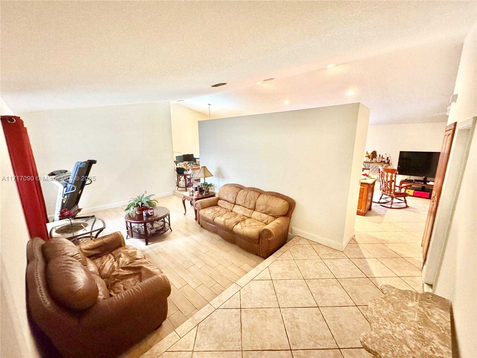 Small Image of 4853 NORTH WEST 50TH CT, Coconut Creek Number 4