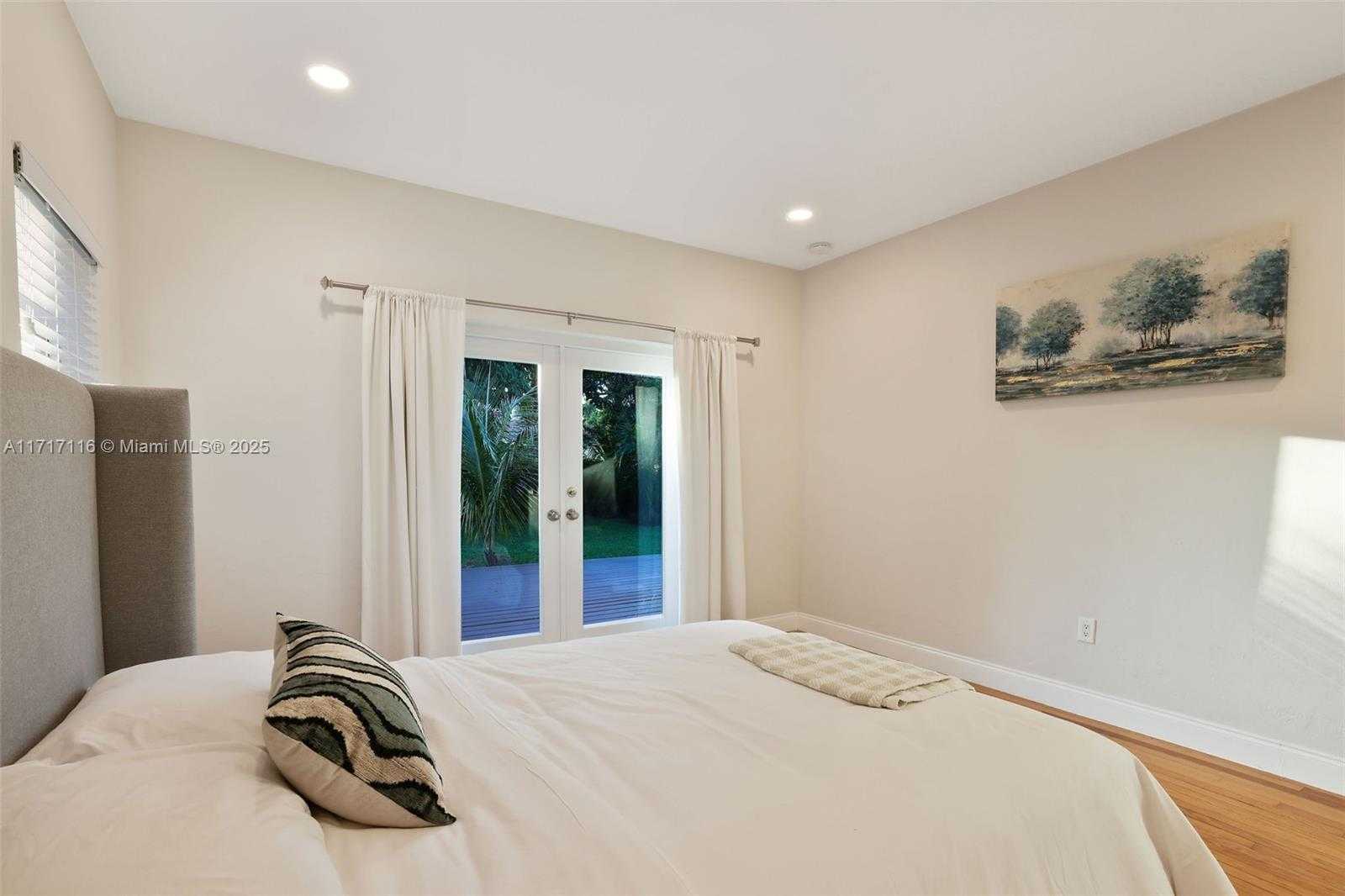 Small Image of 3760 ROYAL PALM AVE, Miami Beach Number 25