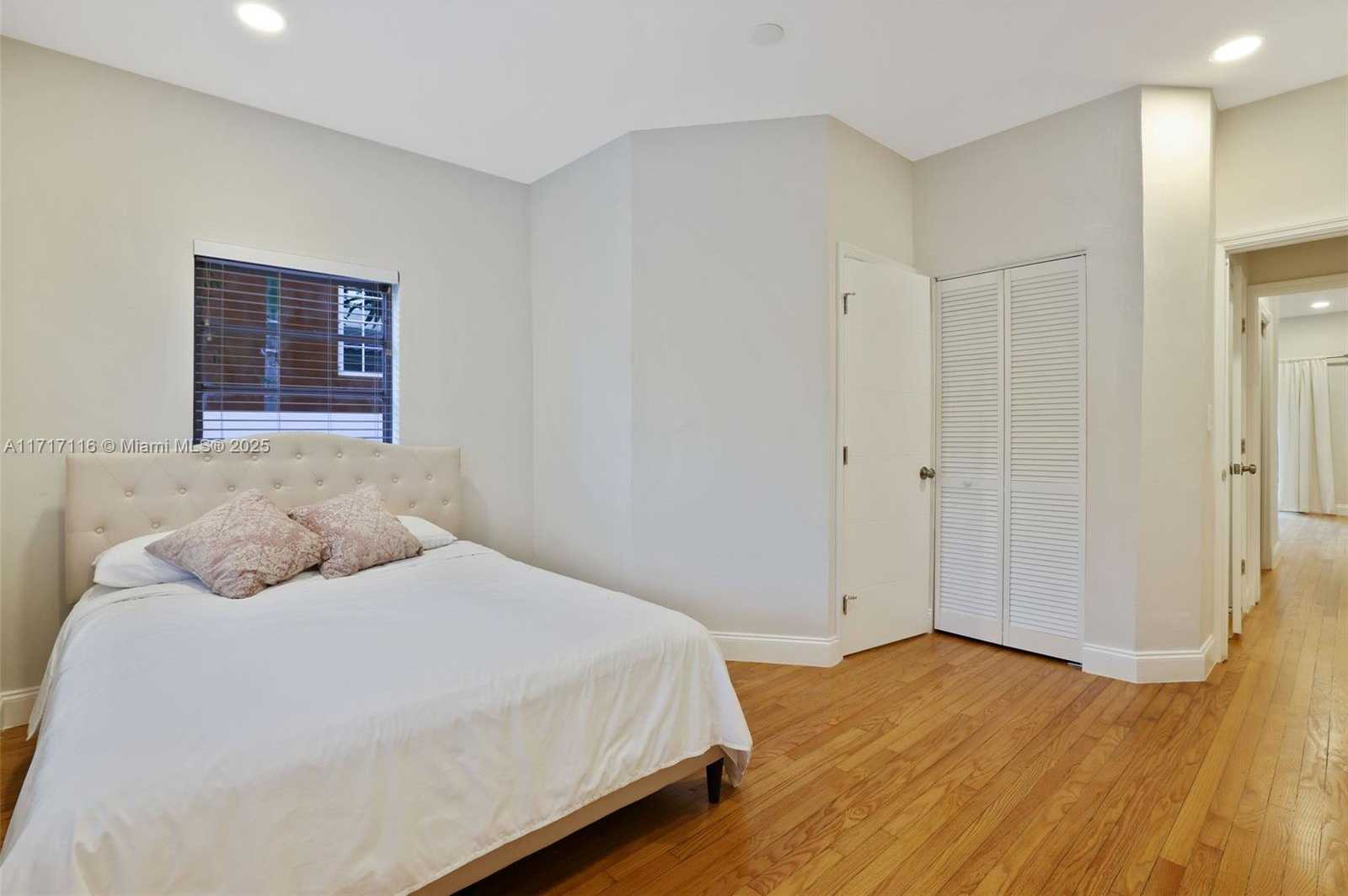 Small Image of 3760 ROYAL PALM AVE, Miami Beach Number 29