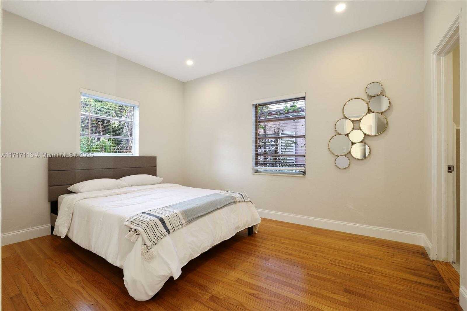 Small Image of 3760 ROYAL PALM AVE, Miami Beach Number 31