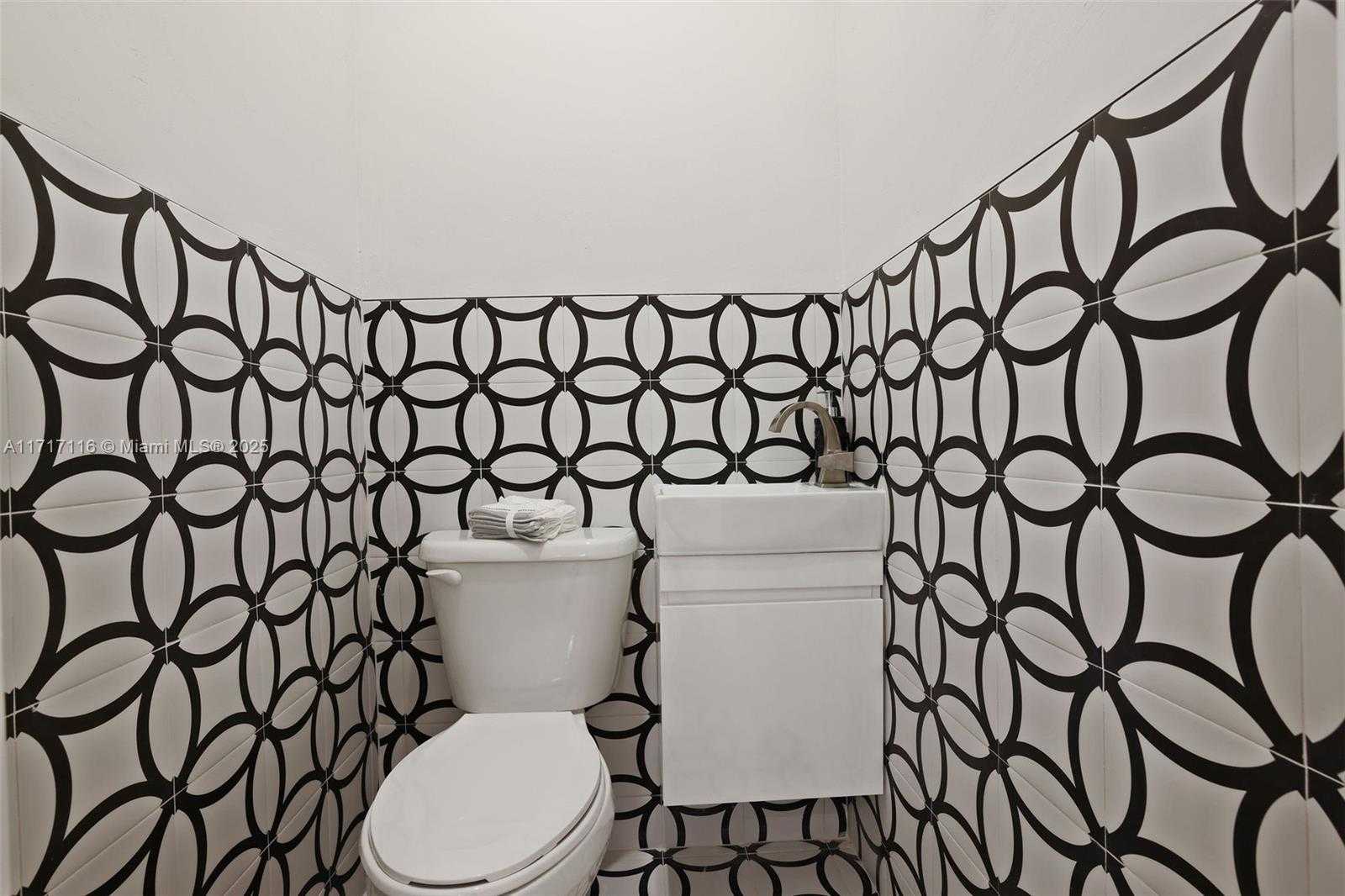 Small Image of 3760 ROYAL PALM AVE, Miami Beach Number 34