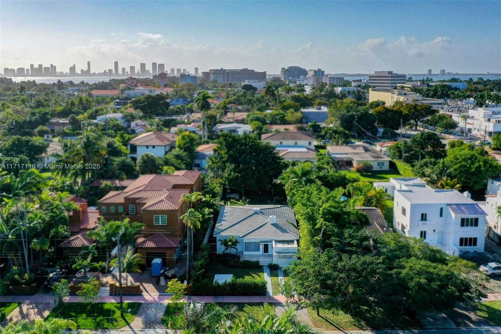 Small Image of 3760 ROYAL PALM AVE, Miami Beach Number 36
