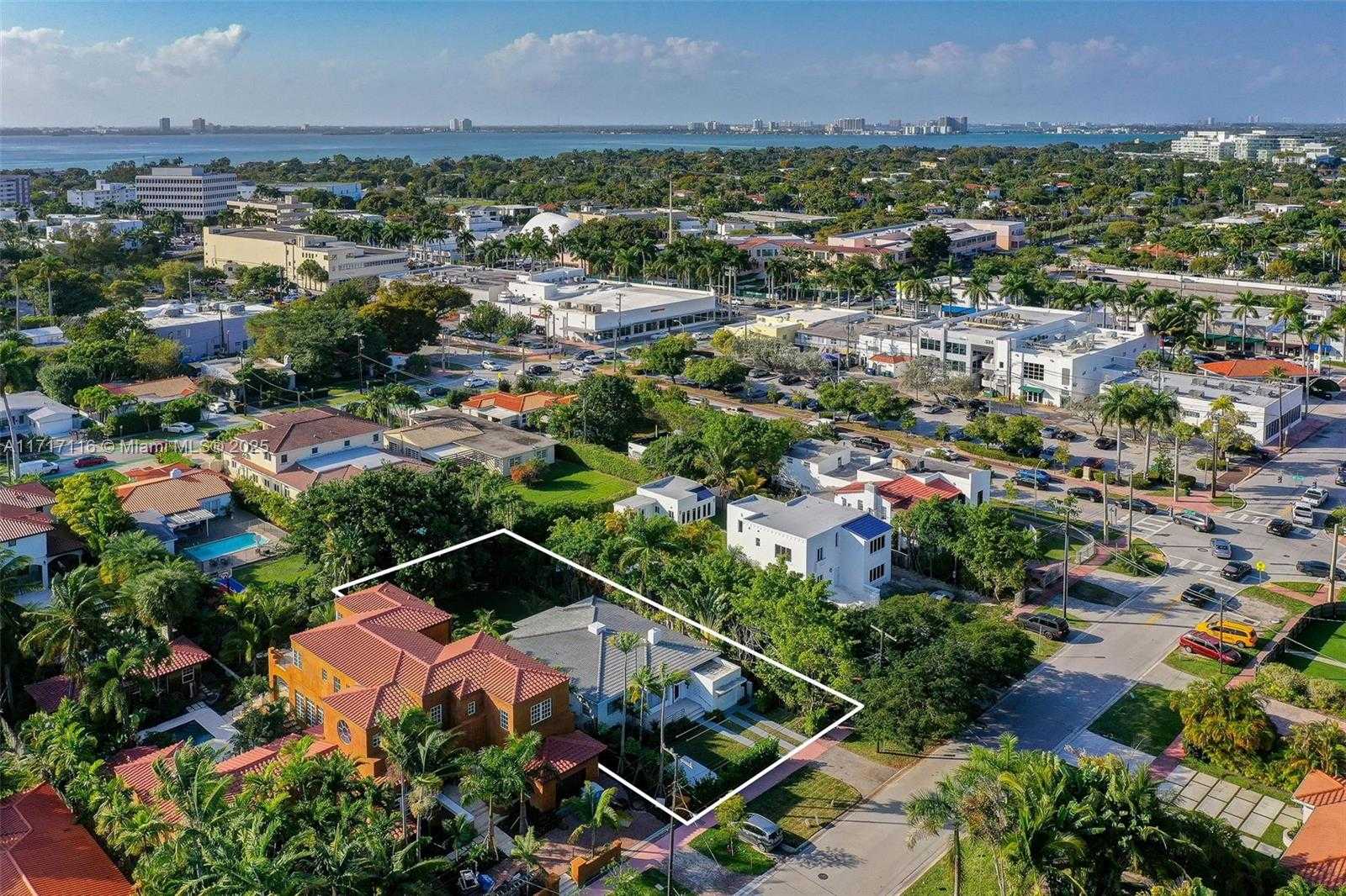 Small Image of 3760 ROYAL PALM AVE, Miami Beach Number 44