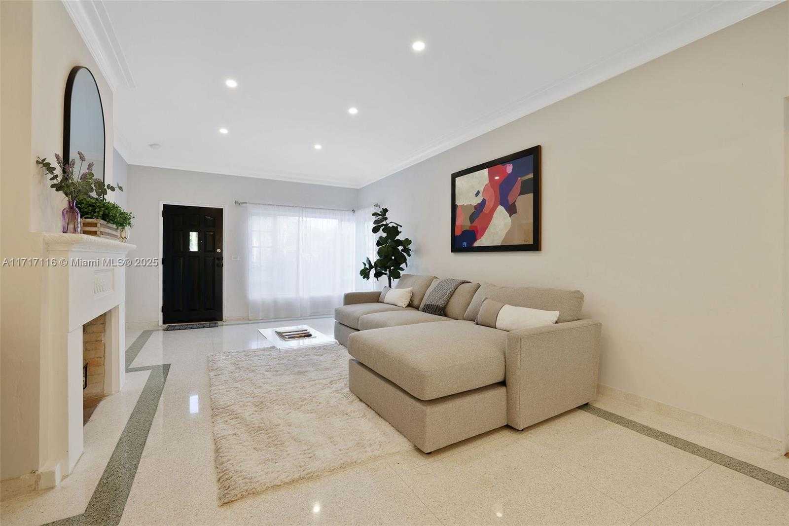 Small Image of 3760 ROYAL PALM AVE, Miami Beach Number 6