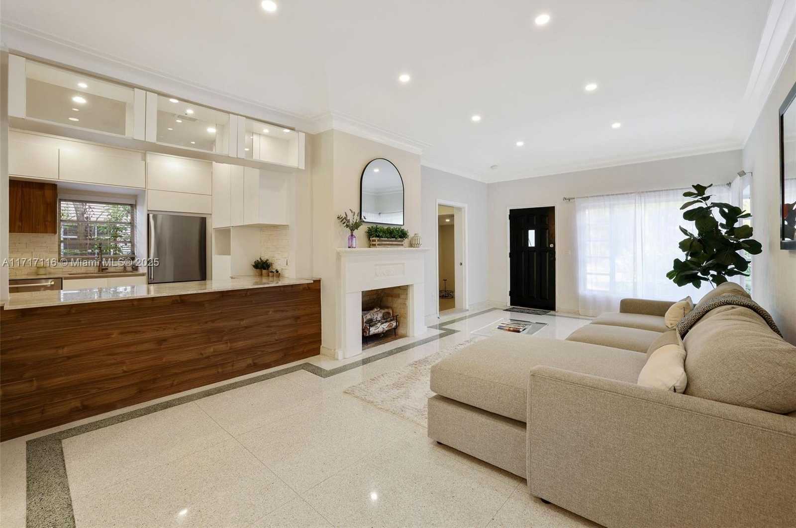 Small Image of 3760 ROYAL PALM AVE, Miami Beach Number 8