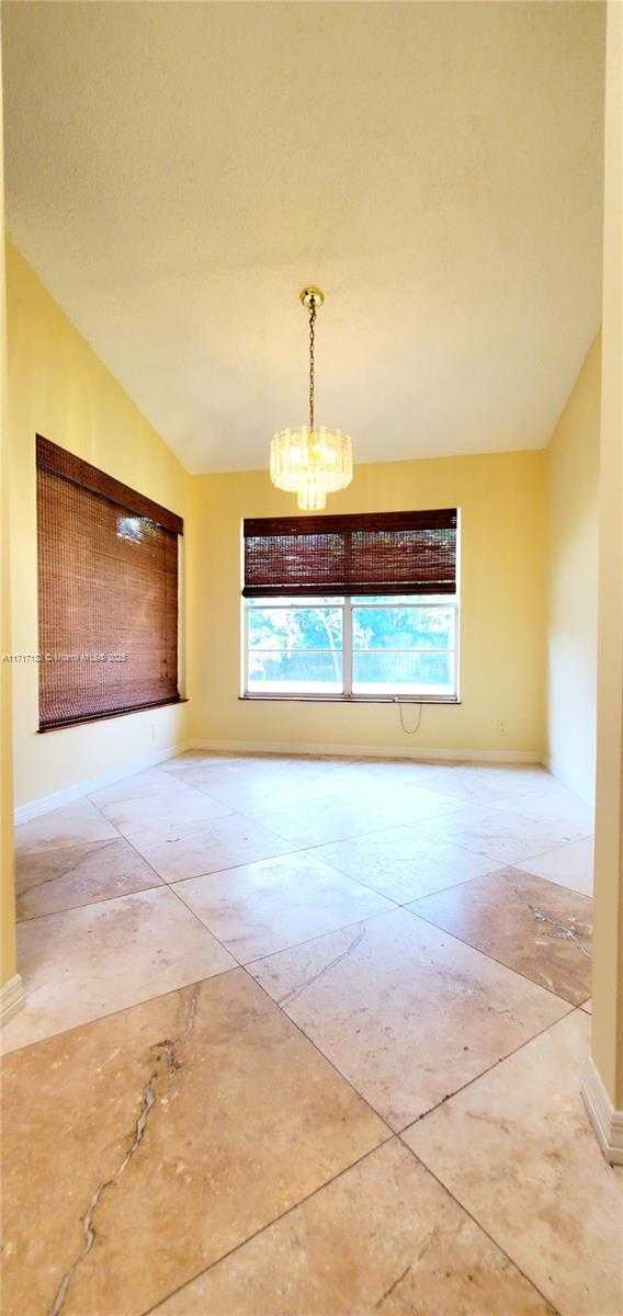 Small Image of 5065 NORTH FOXHALL DR N, West Palm Beach Number 13