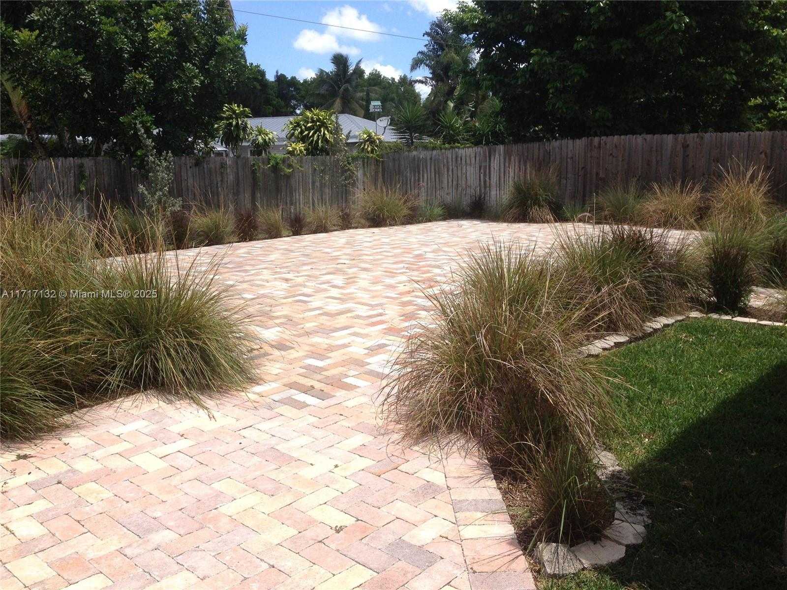 Small Image of 5065 NORTH FOXHALL DR N, West Palm Beach Number 15