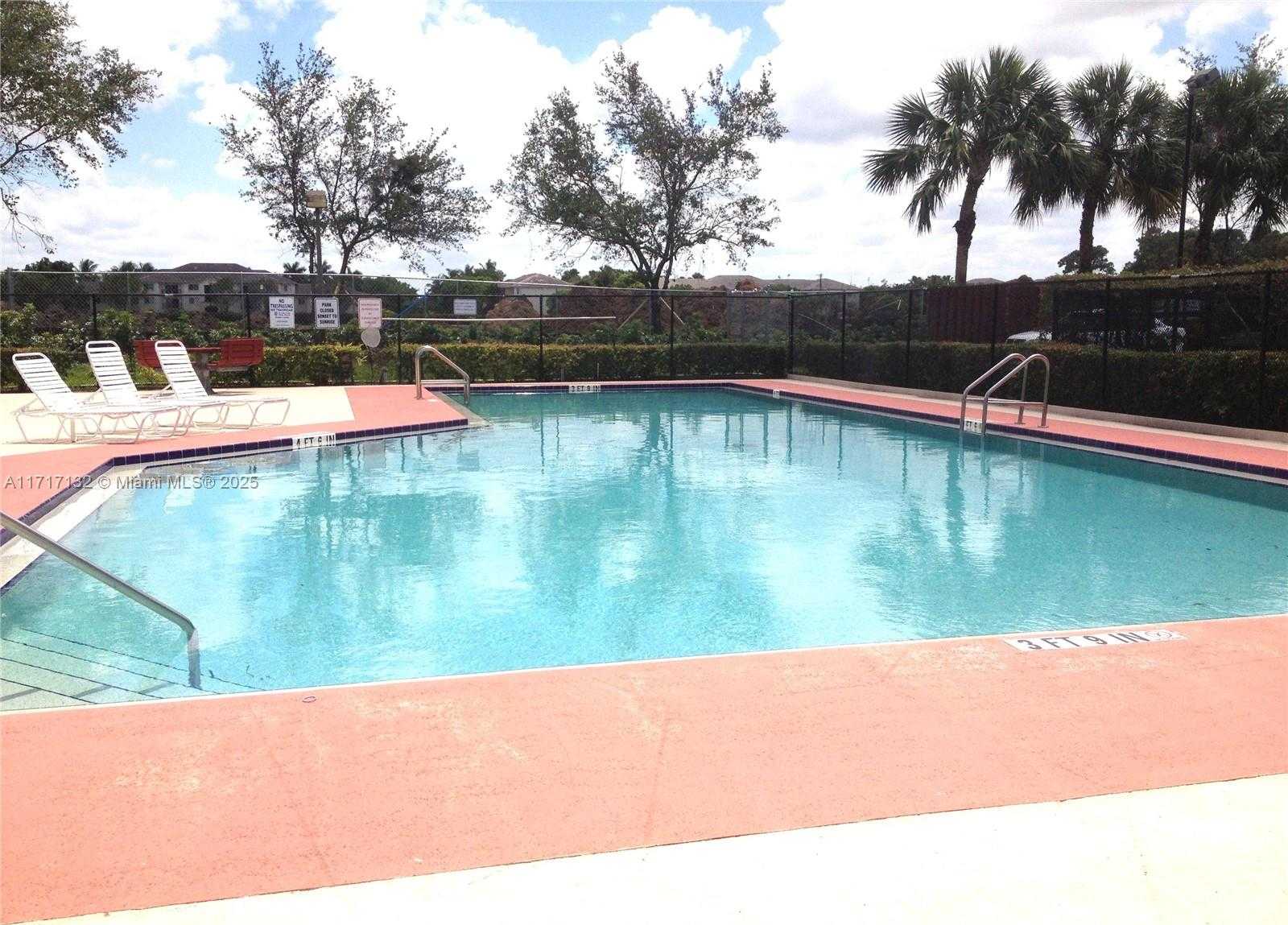 Small Image of 5065 NORTH FOXHALL DR N, West Palm Beach Number 16