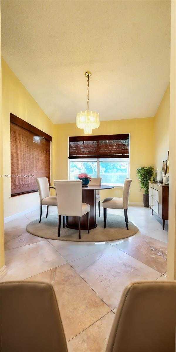 Small Image of 5065 NORTH FOXHALL DR N, West Palm Beach Number 3