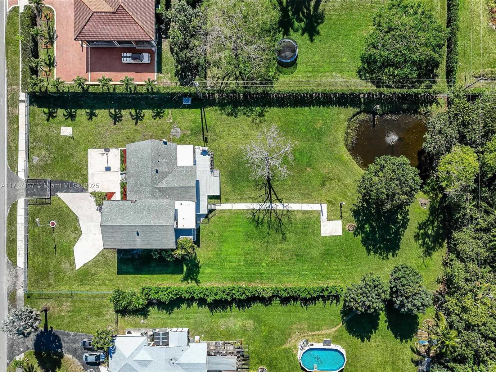 Small Image of 3051 SOUTH WEST 136TH AVE, Davie Number 3