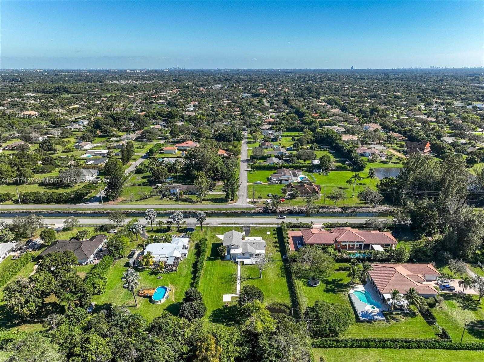 Small Image of 3051 SOUTH WEST 136TH AVE, Davie Number 34