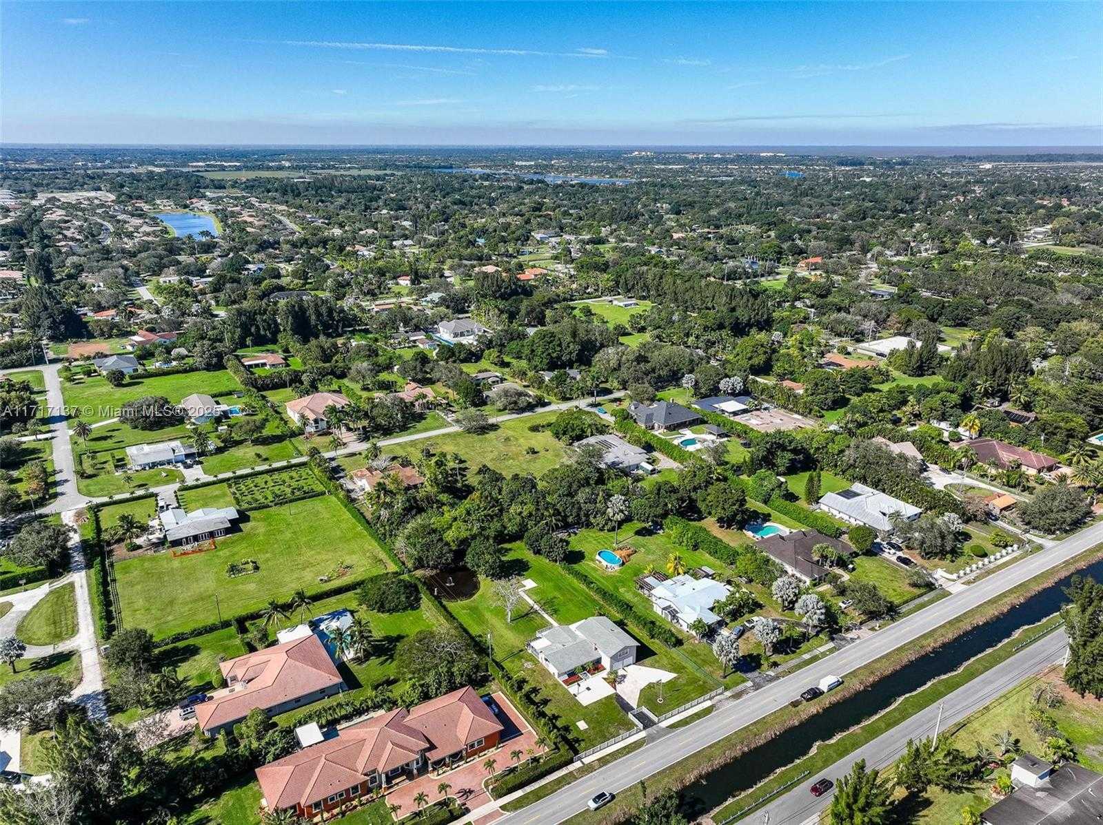 Small Image of 3051 SOUTH WEST 136TH AVE, Davie Number 35