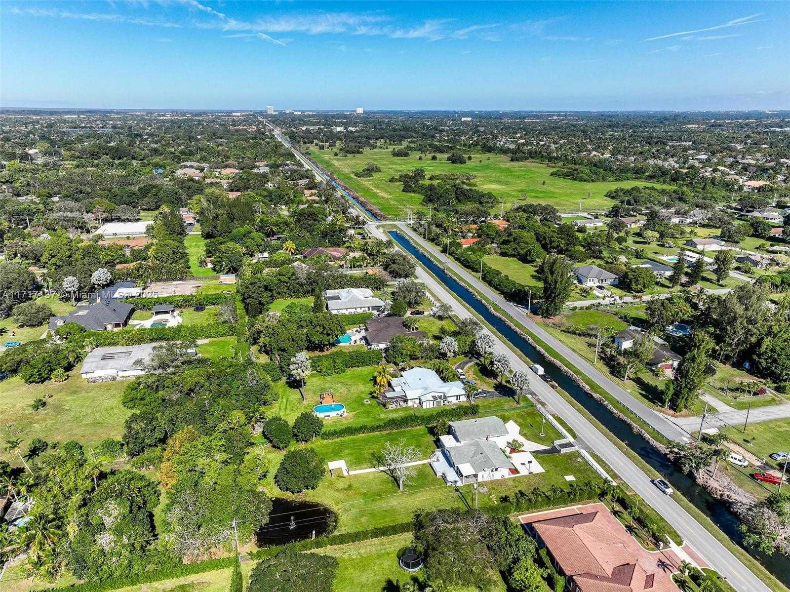 Small Image of 3051 SOUTH WEST 136TH AVE, Davie Number 36