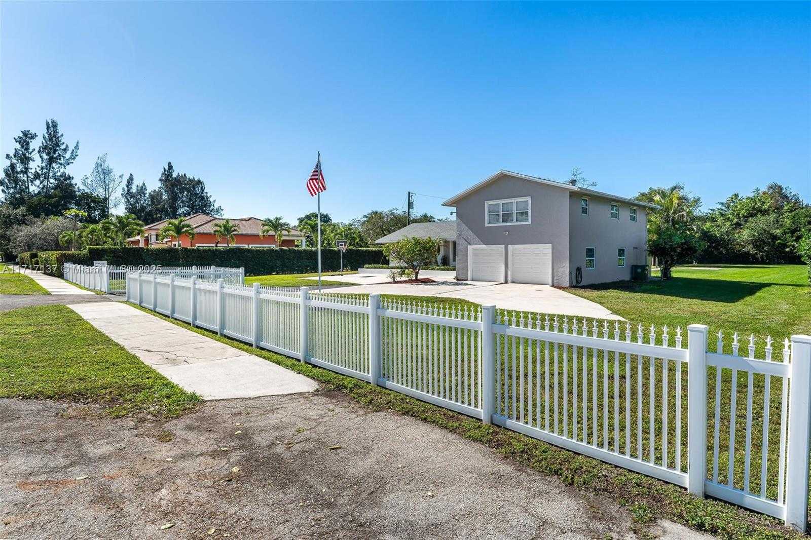 Small Image of 3051 SOUTH WEST 136TH AVE, Davie Number 43