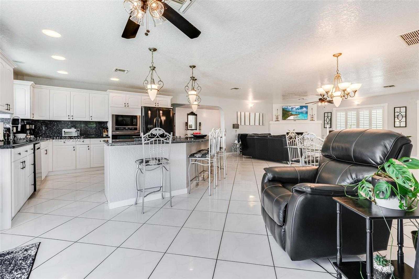 Small Image of 3051 SOUTH WEST 136TH AVE, Davie Number 9